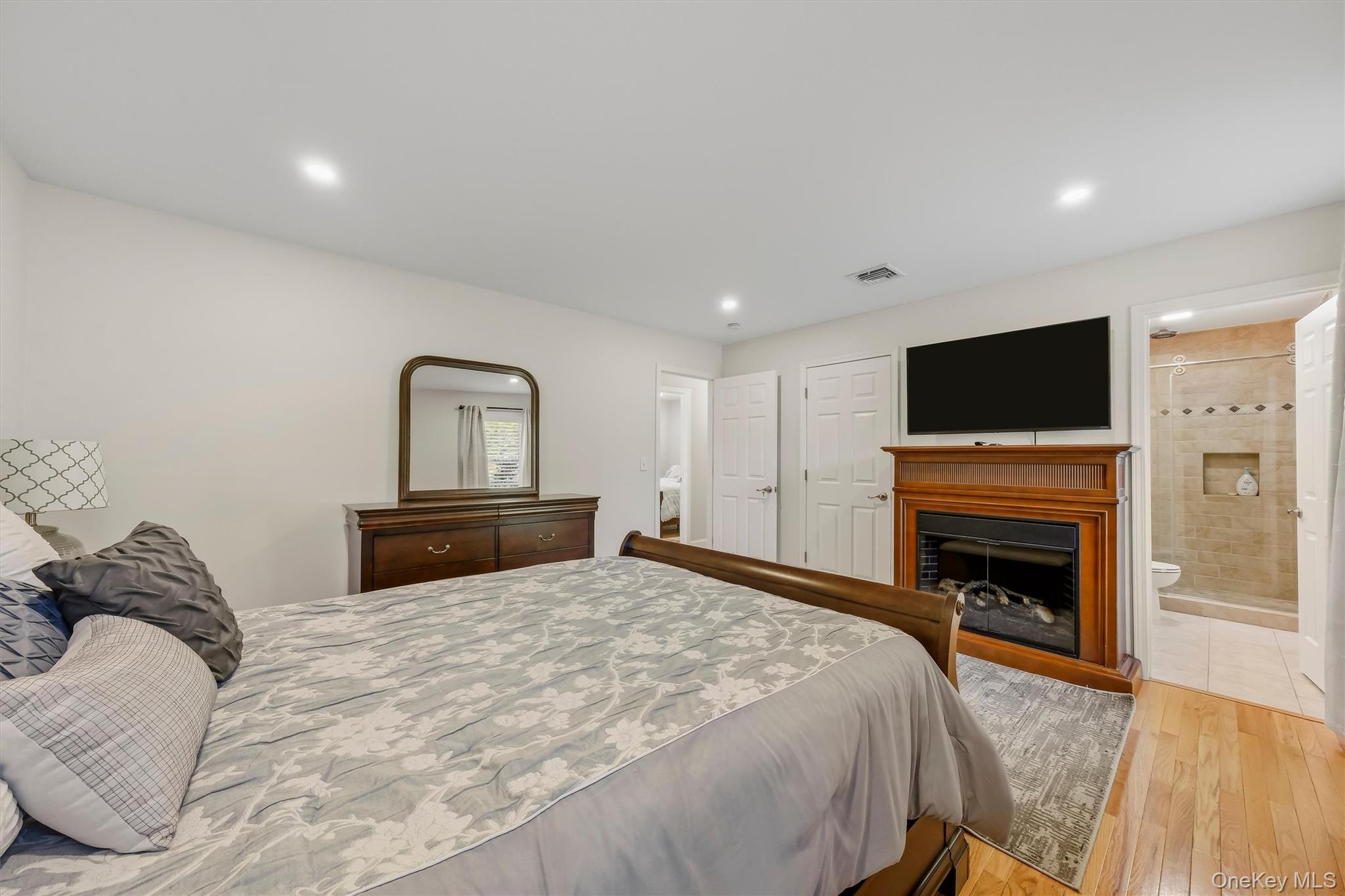 46 Leslie Road – For Sale photo 15