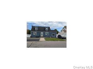 1233 12 Street – For Sale