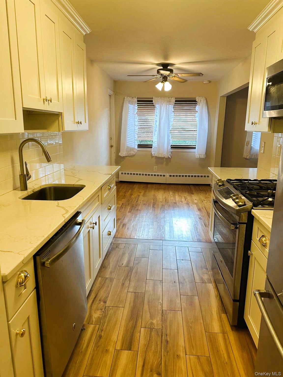 1 W Lawrence Park Drive, Unit 3 photo 4
