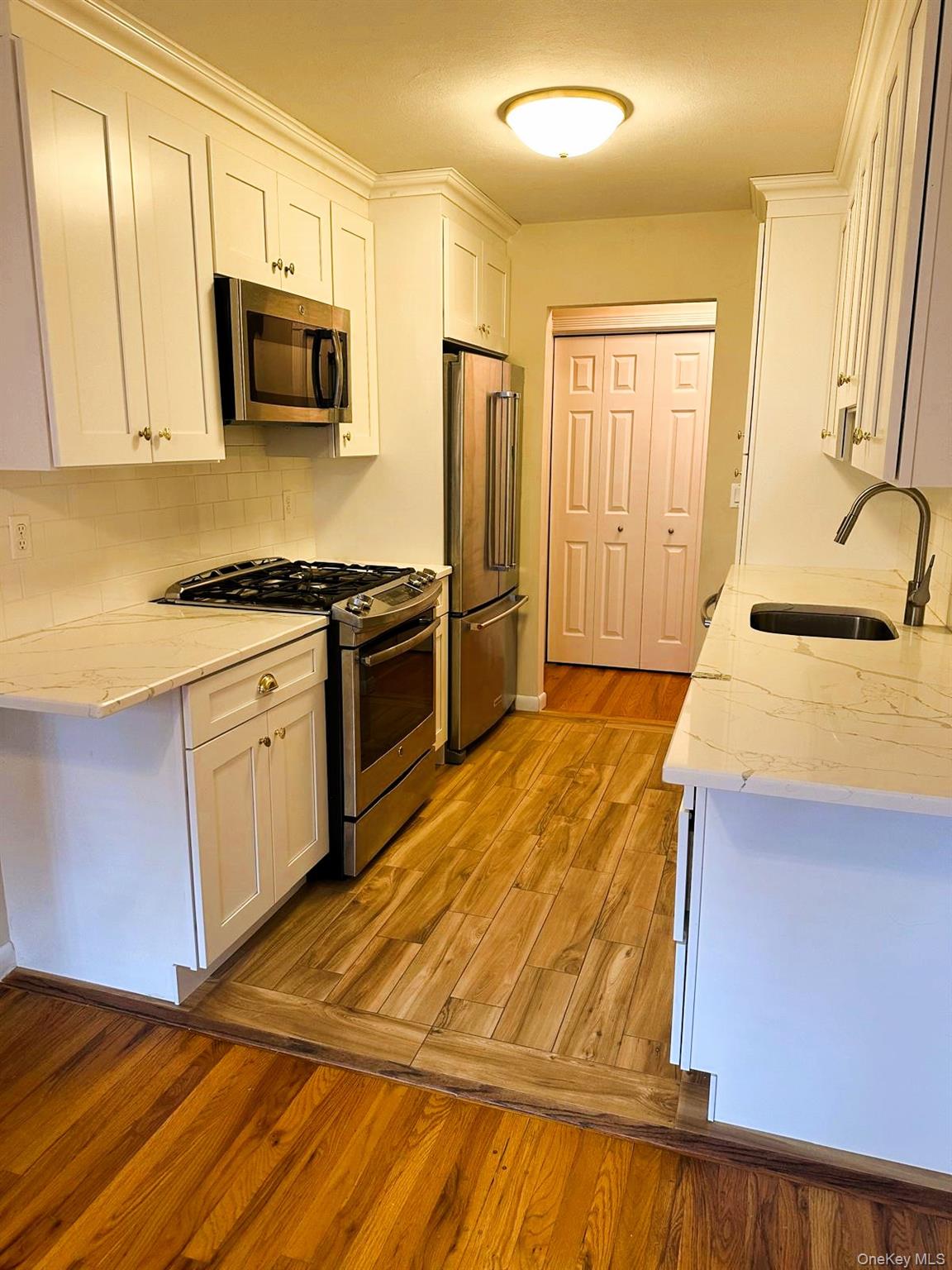 1 W Lawrence Park Drive, Unit 3 photo 3