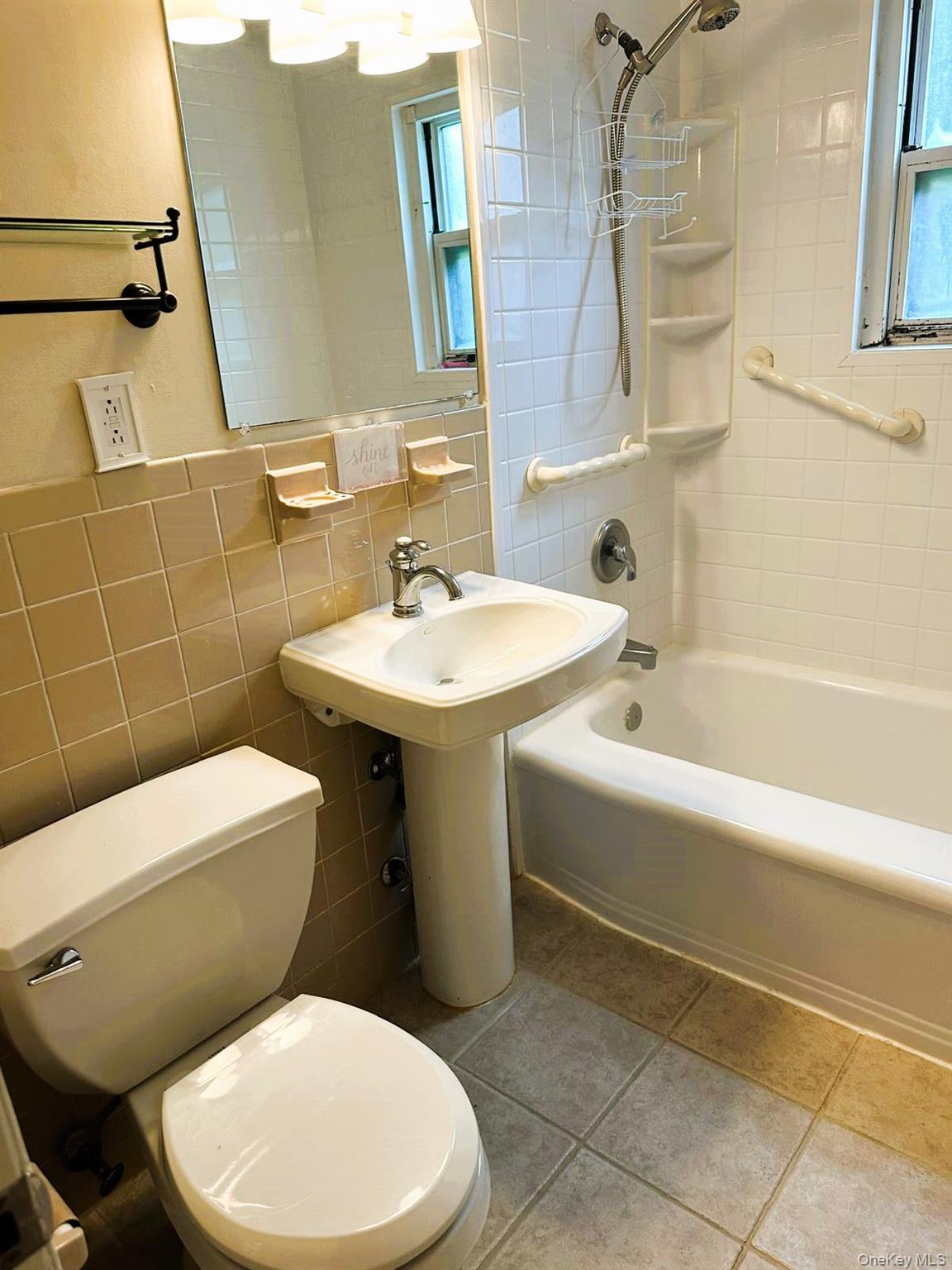 1 W Lawrence Park Drive, Unit 3 photo 7