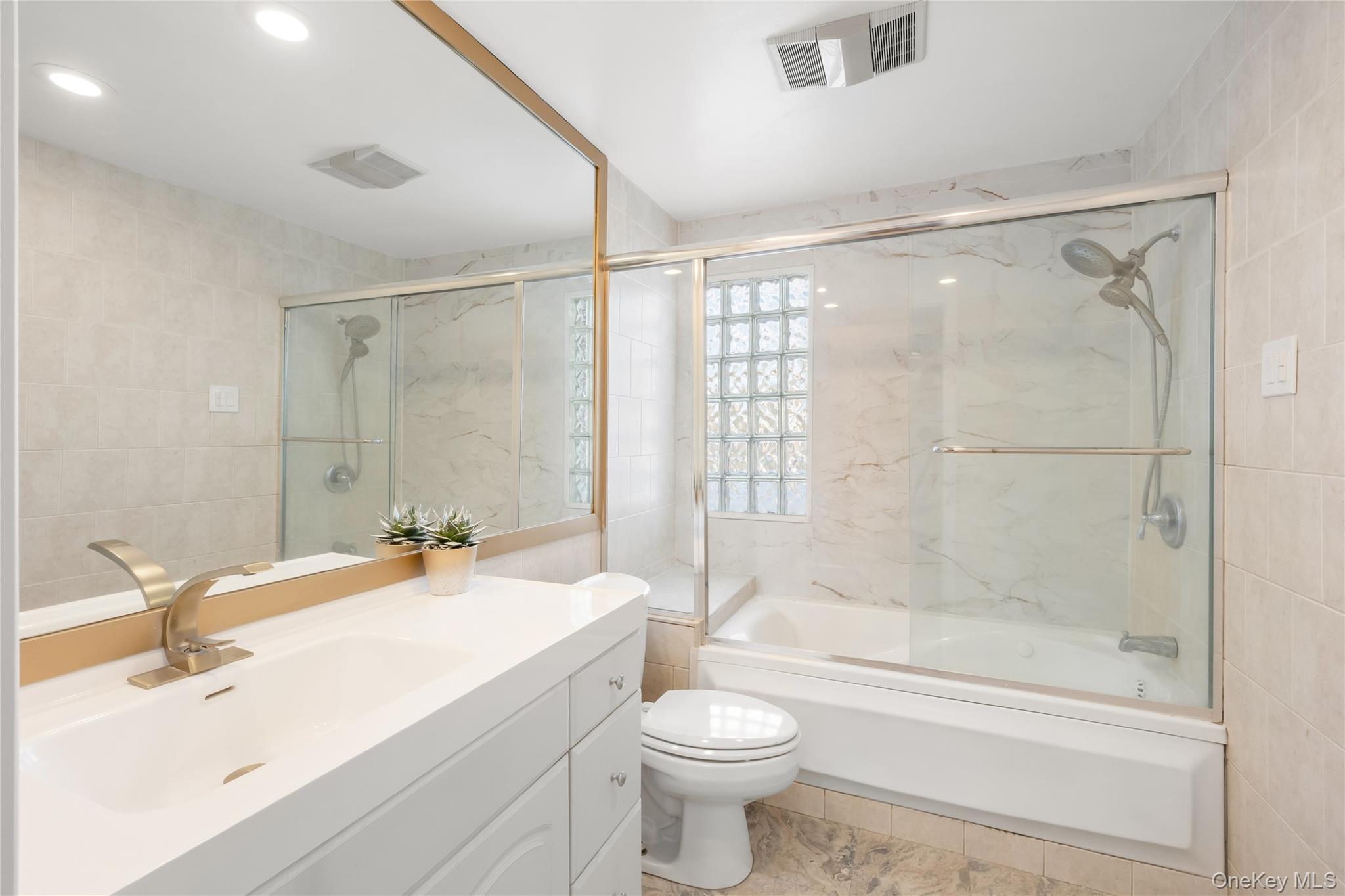 467 Hempstead Ave – For Rent photo 16