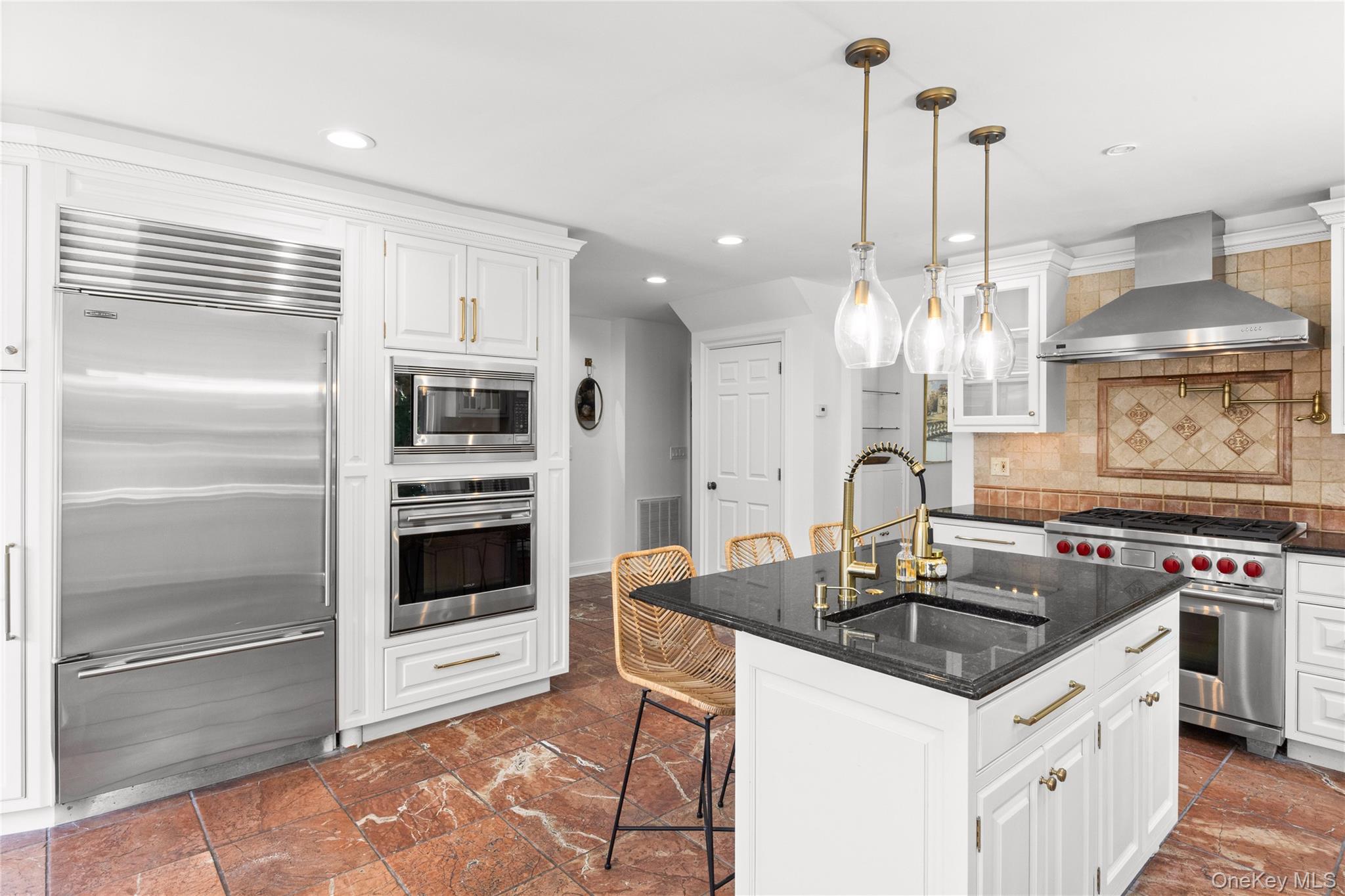 467 Hempstead Ave – For Rent photo 3