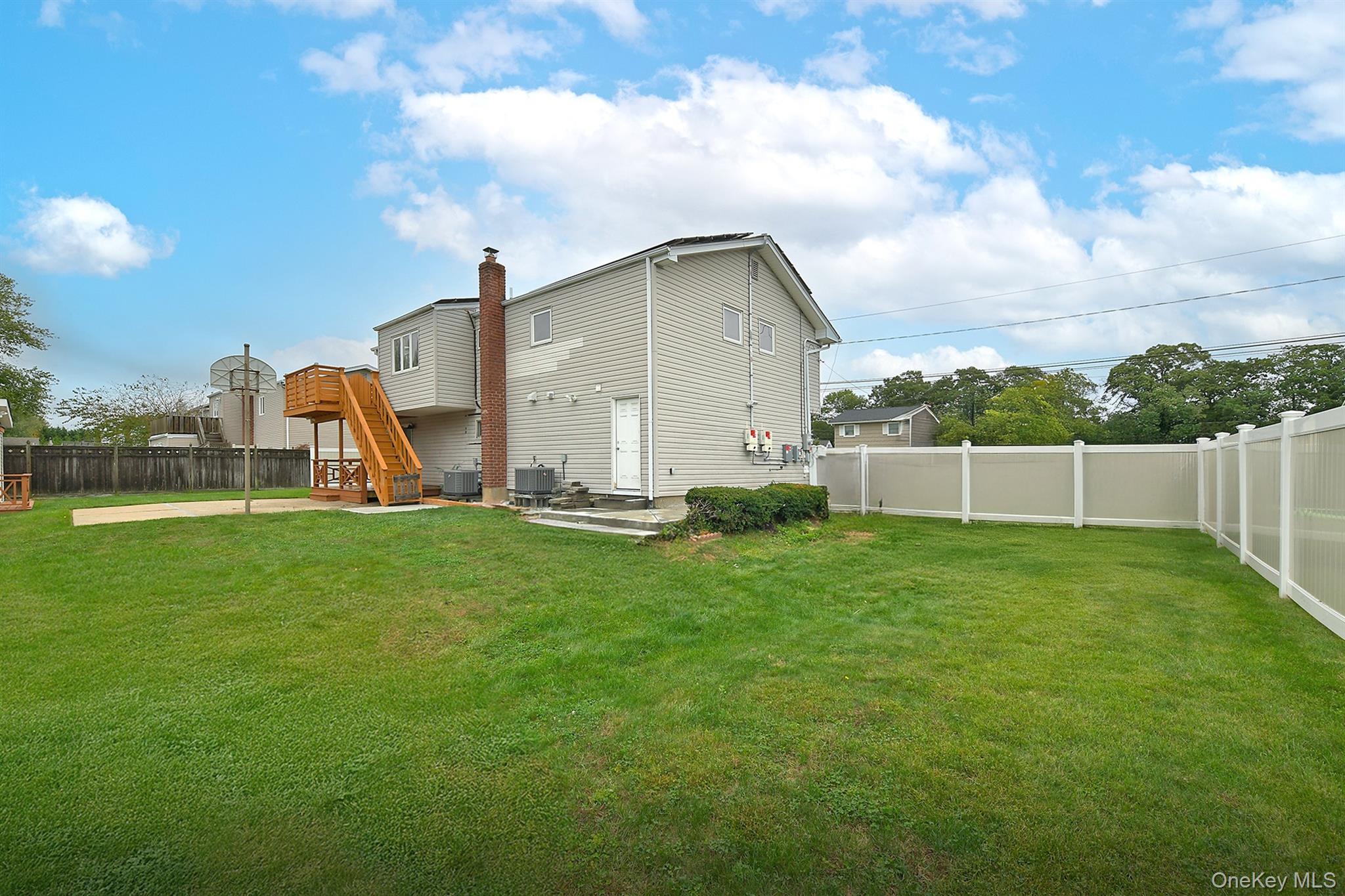 105 N Lewis Avenue – For Sale photo 33