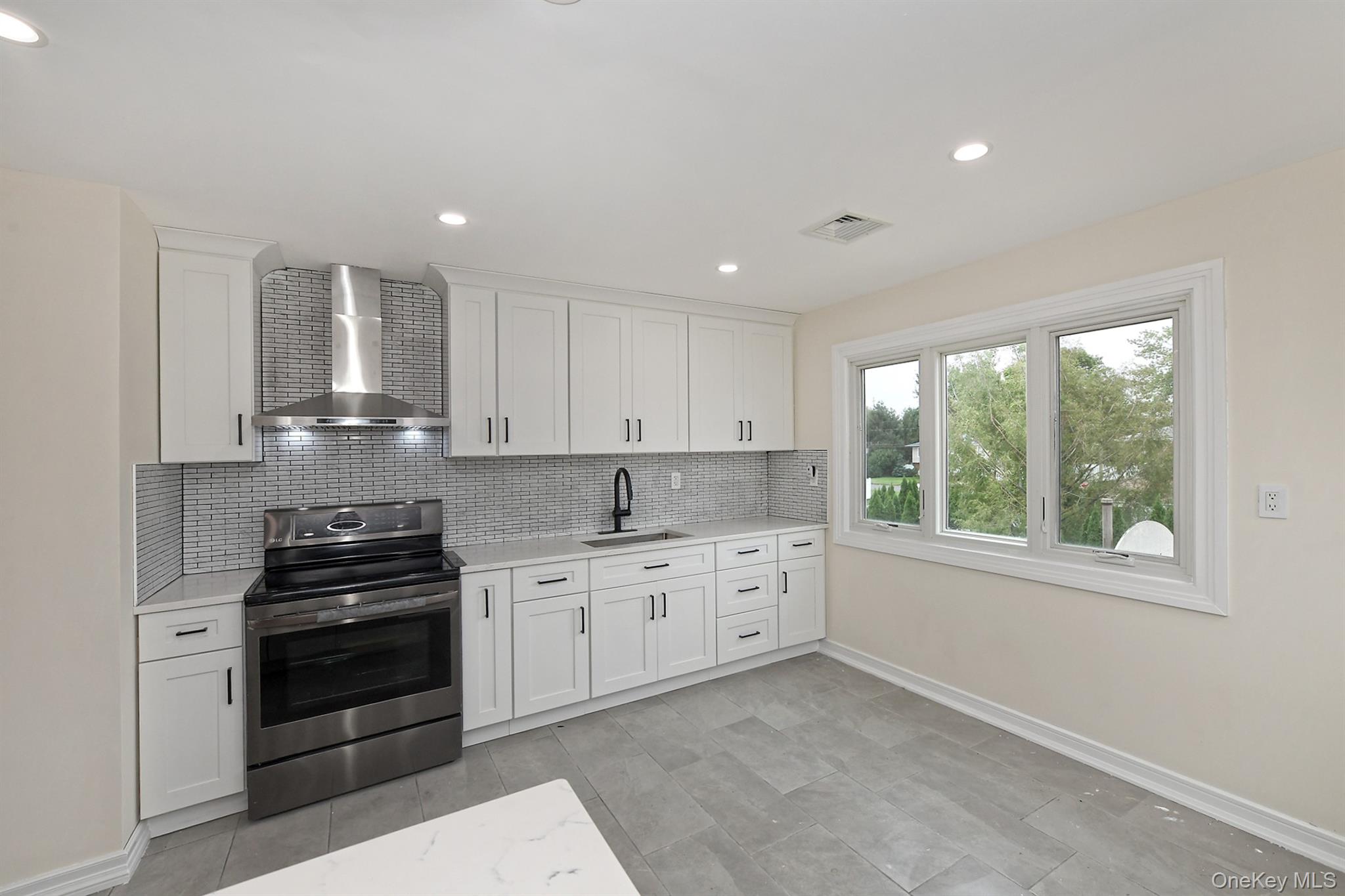 105 N Lewis Avenue – For Sale photo 18