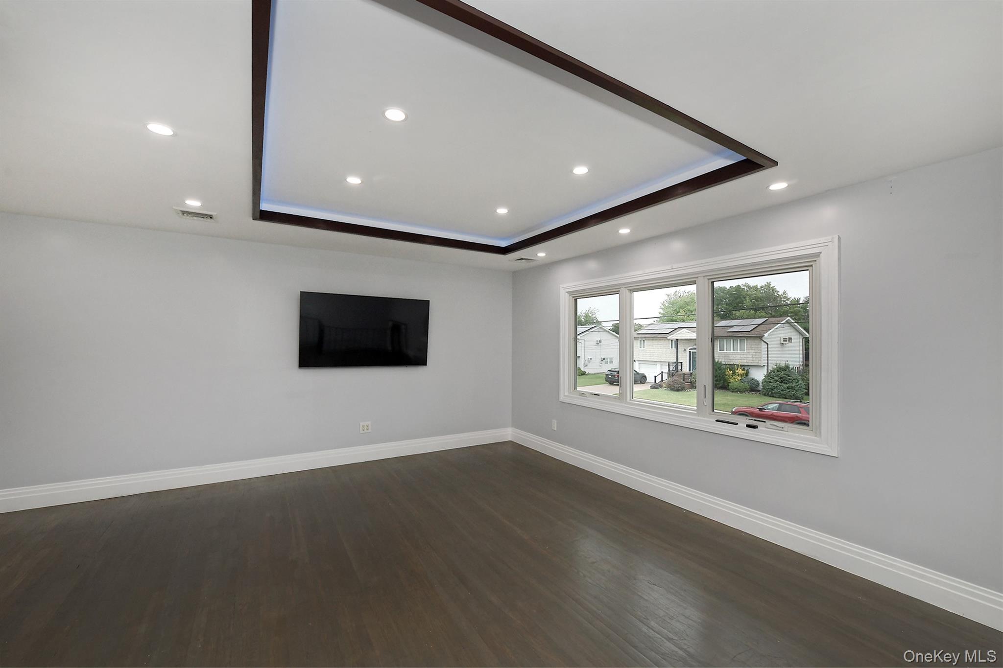 105 N Lewis Avenue – For Sale photo 9
