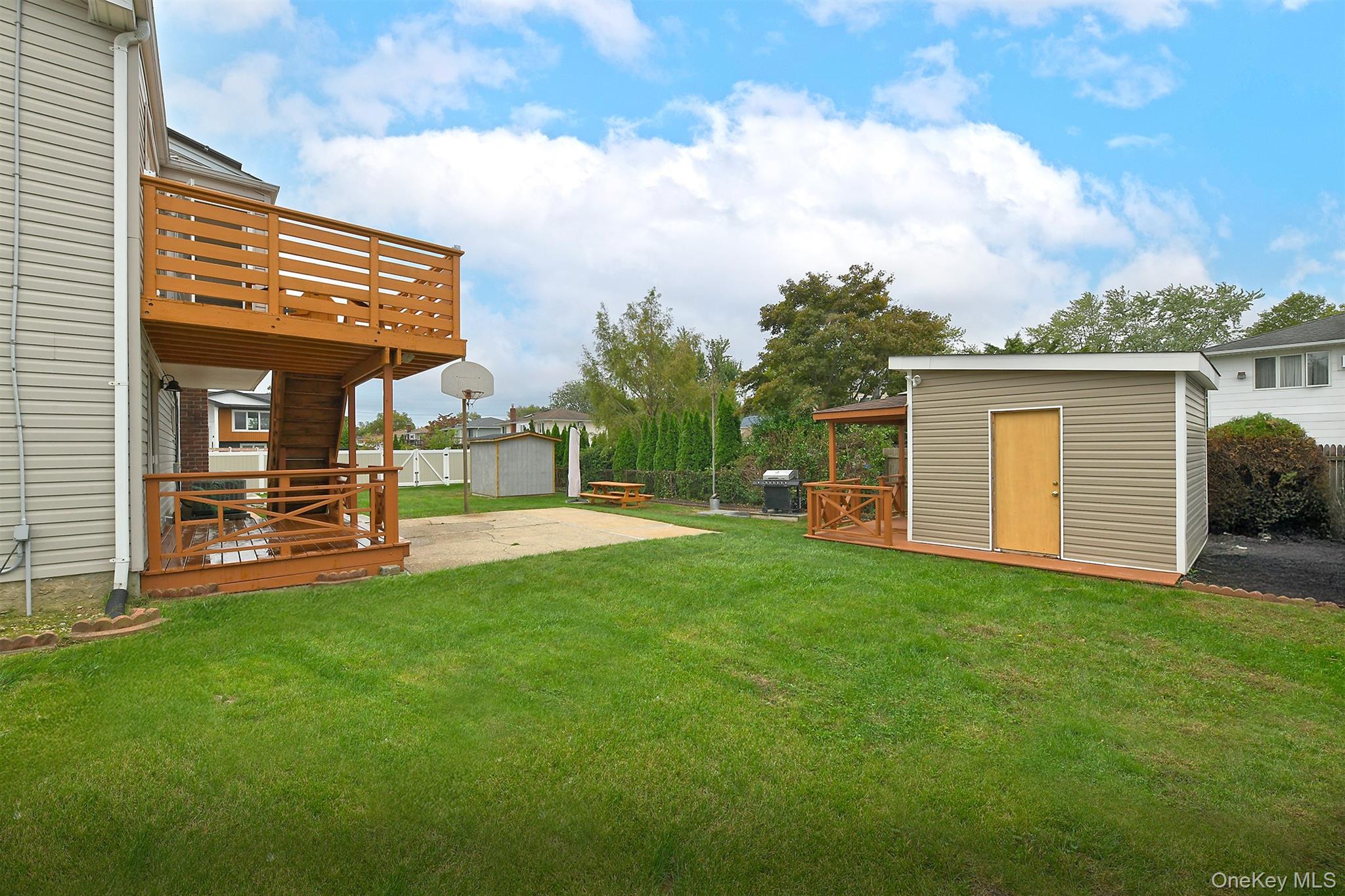 105 N Lewis Avenue – For Sale photo 36