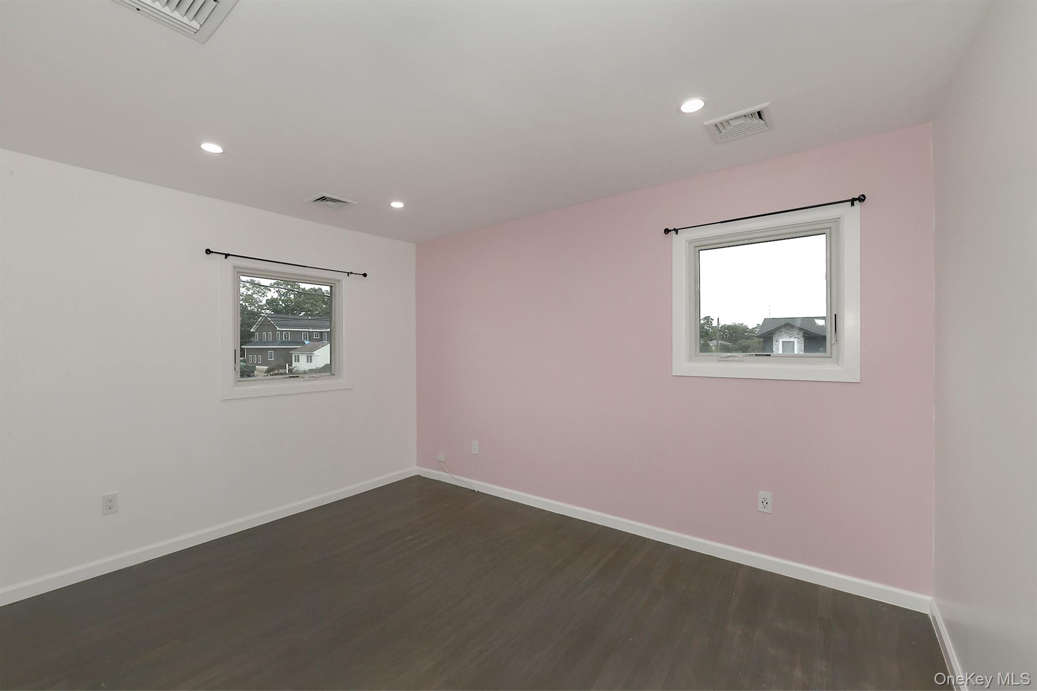 105 N Lewis Avenue – For Sale photo 24
