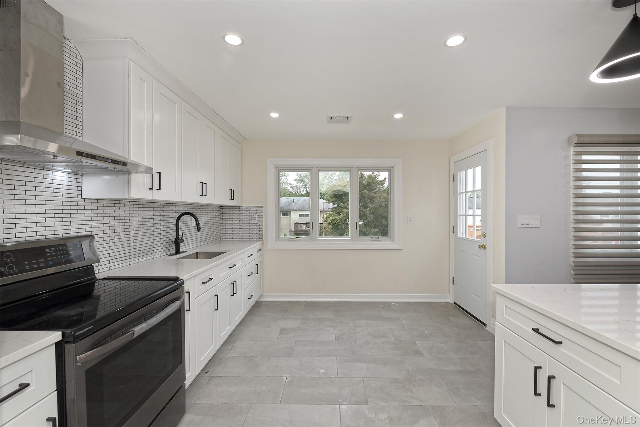 105 N Lewis Avenue – For Sale photo 17