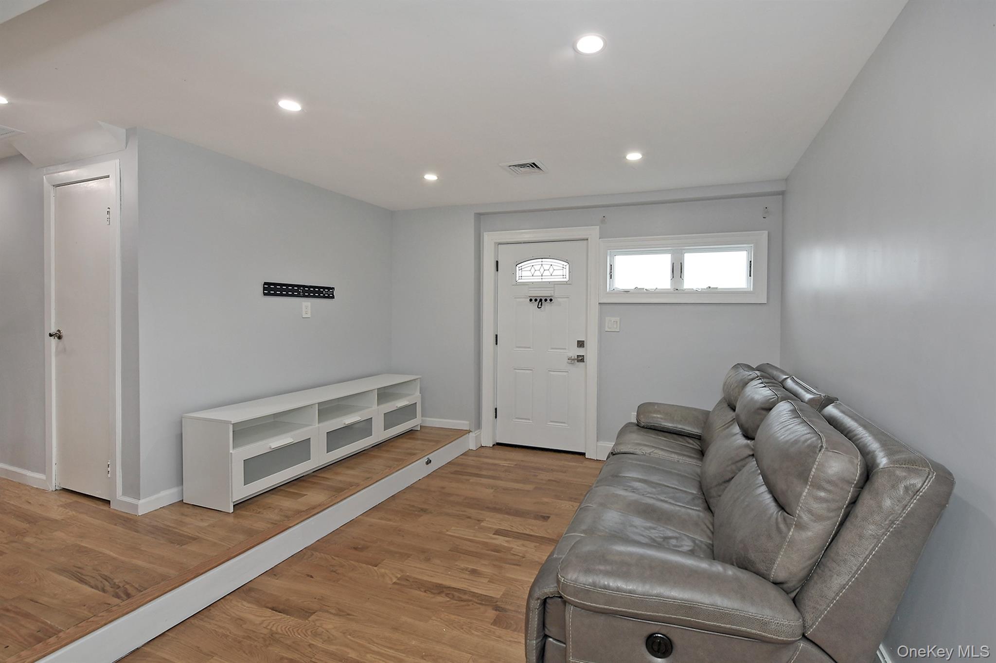 105 N Lewis Avenue – For Sale photo 27
