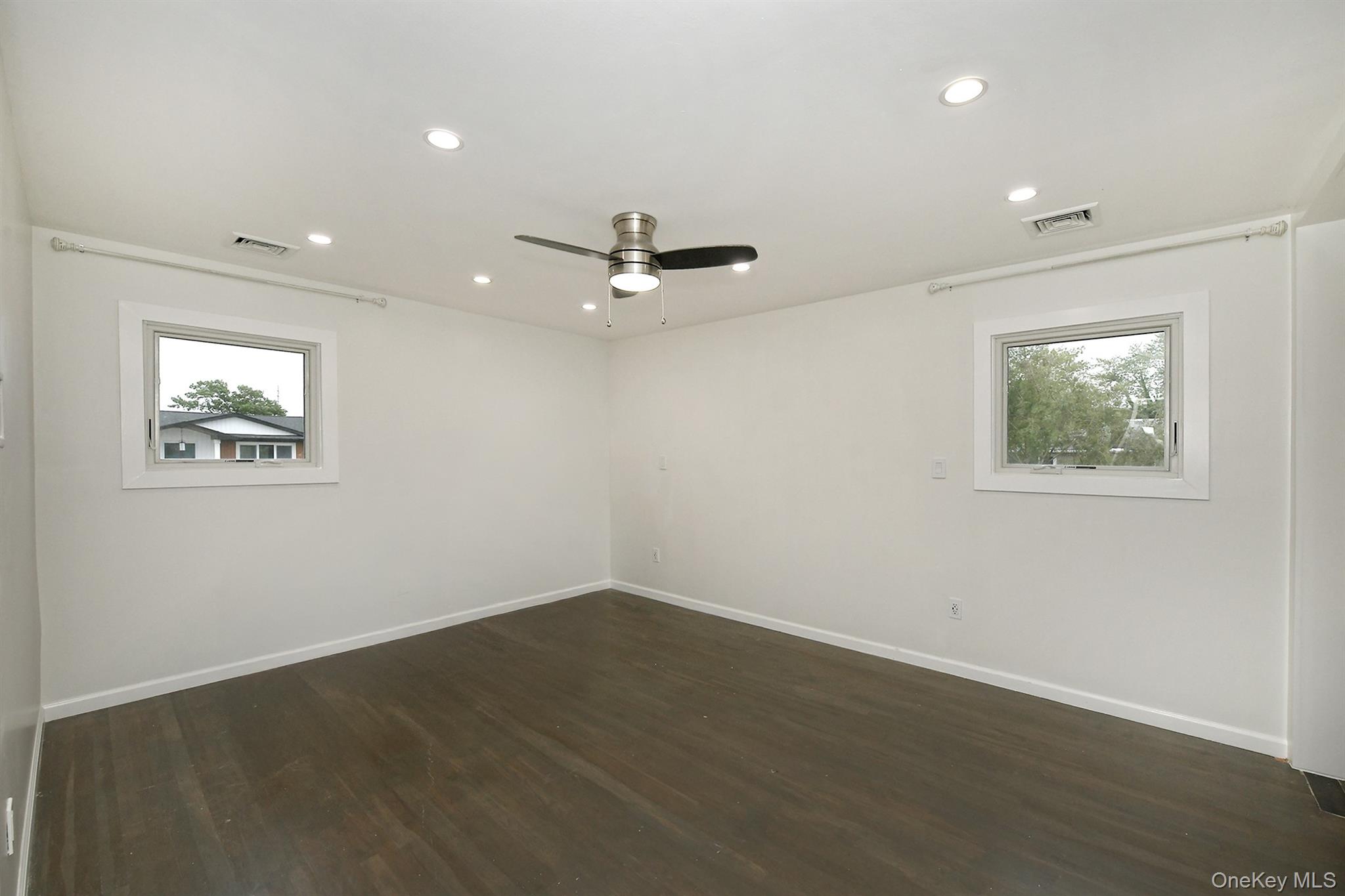 105 N Lewis Avenue – For Sale photo 21