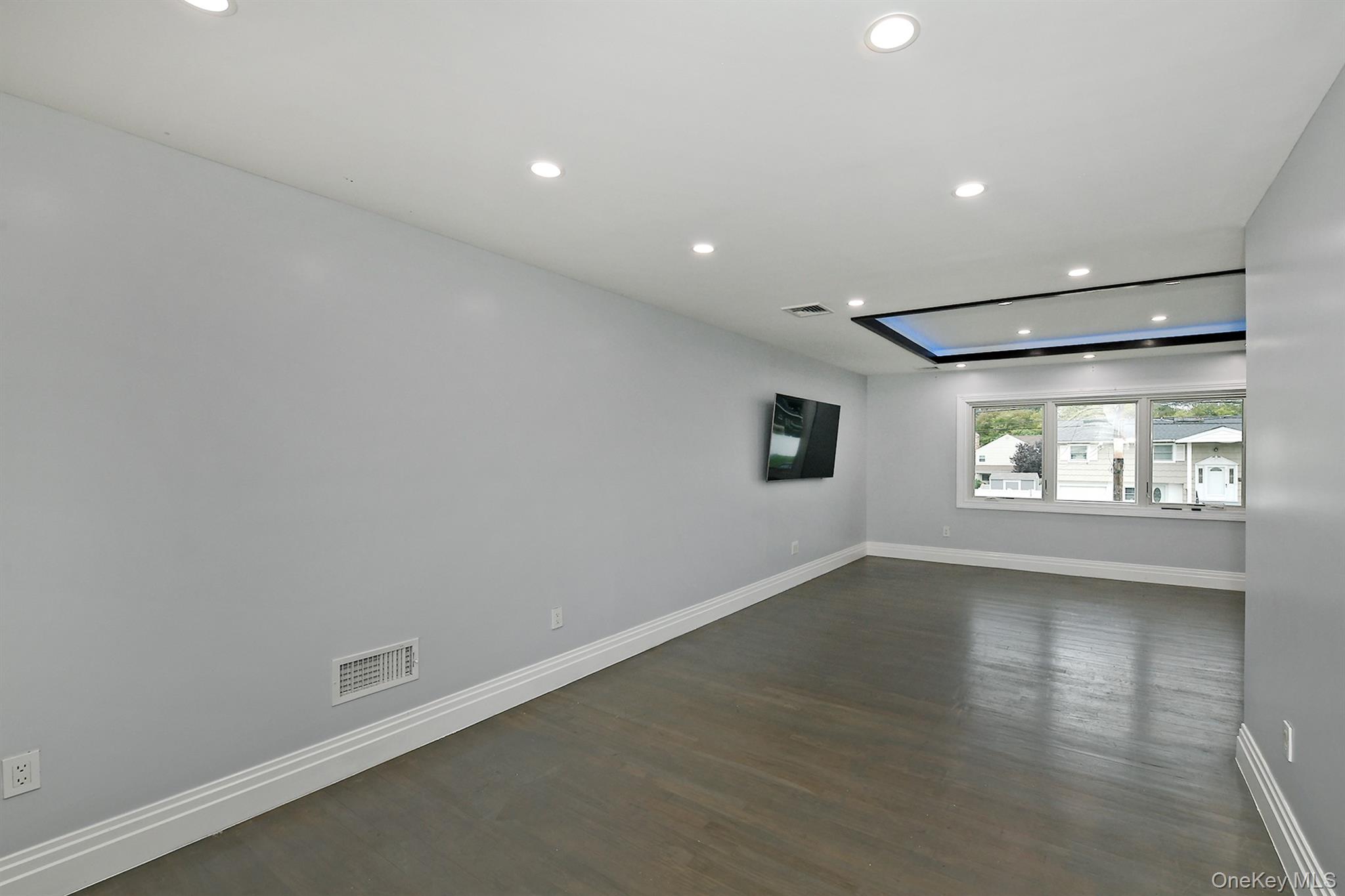 105 N Lewis Avenue – For Sale photo 12