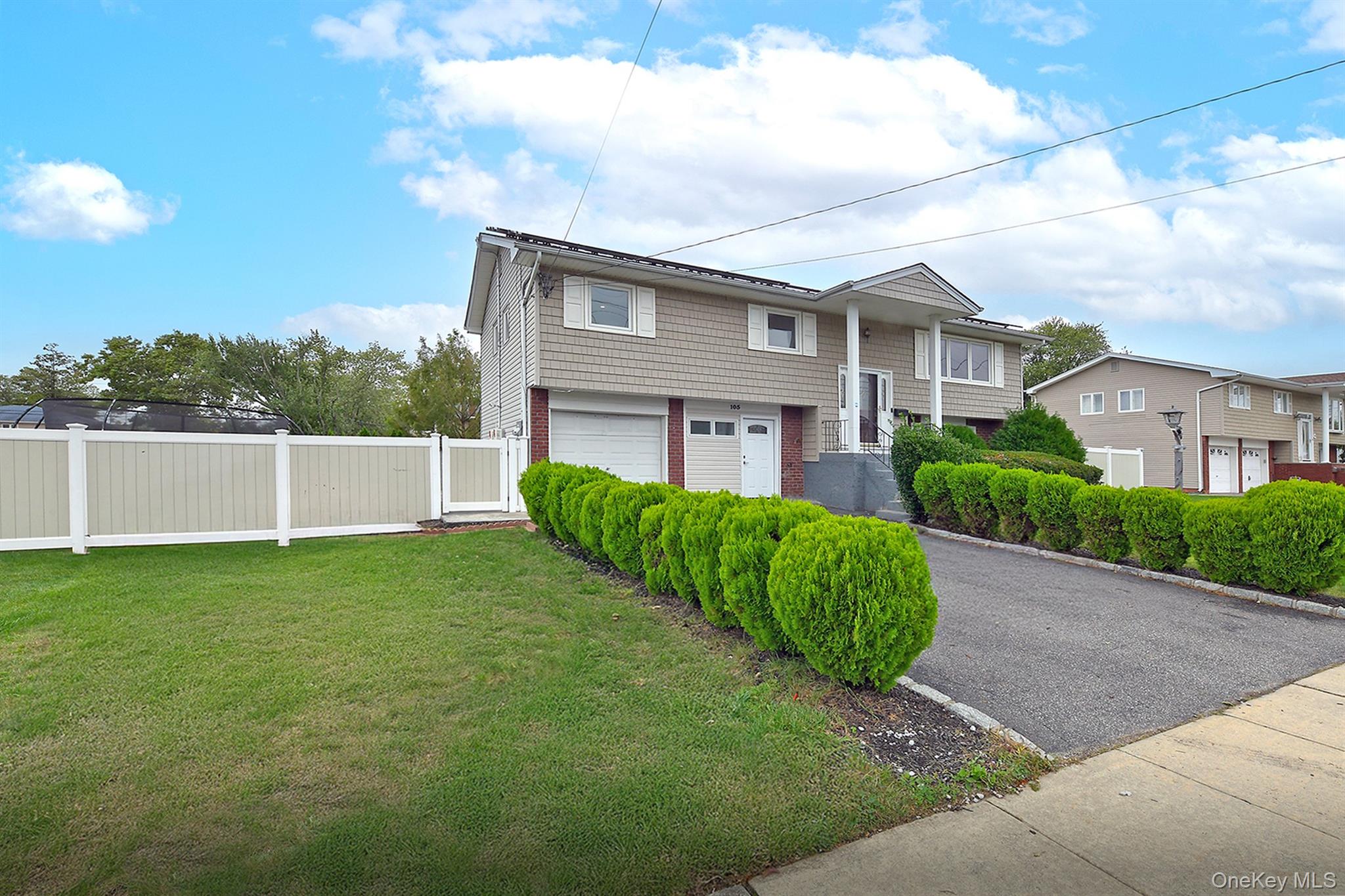 105 N Lewis Avenue – For Sale photo 3