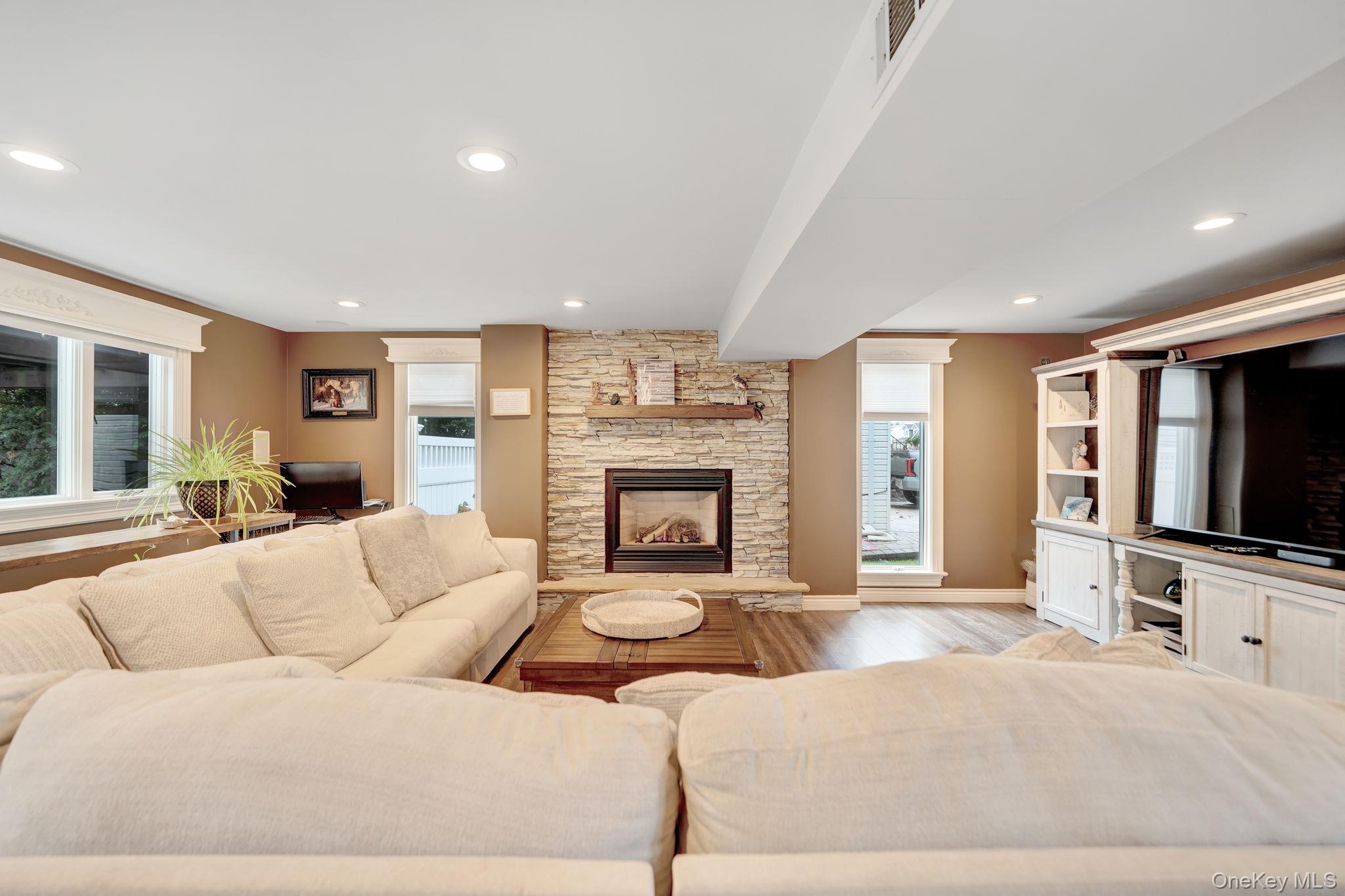 2817 Riverside Drive – For Sale photo 28