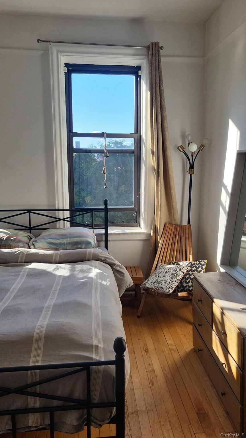 1974 Lafontaine Avenue, Unit 4E photo 2