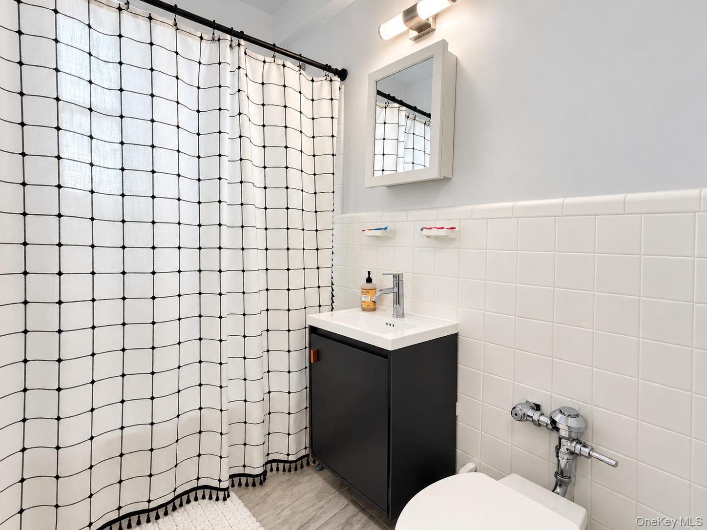 143-25 84th Drive, Unit 1L photo 7