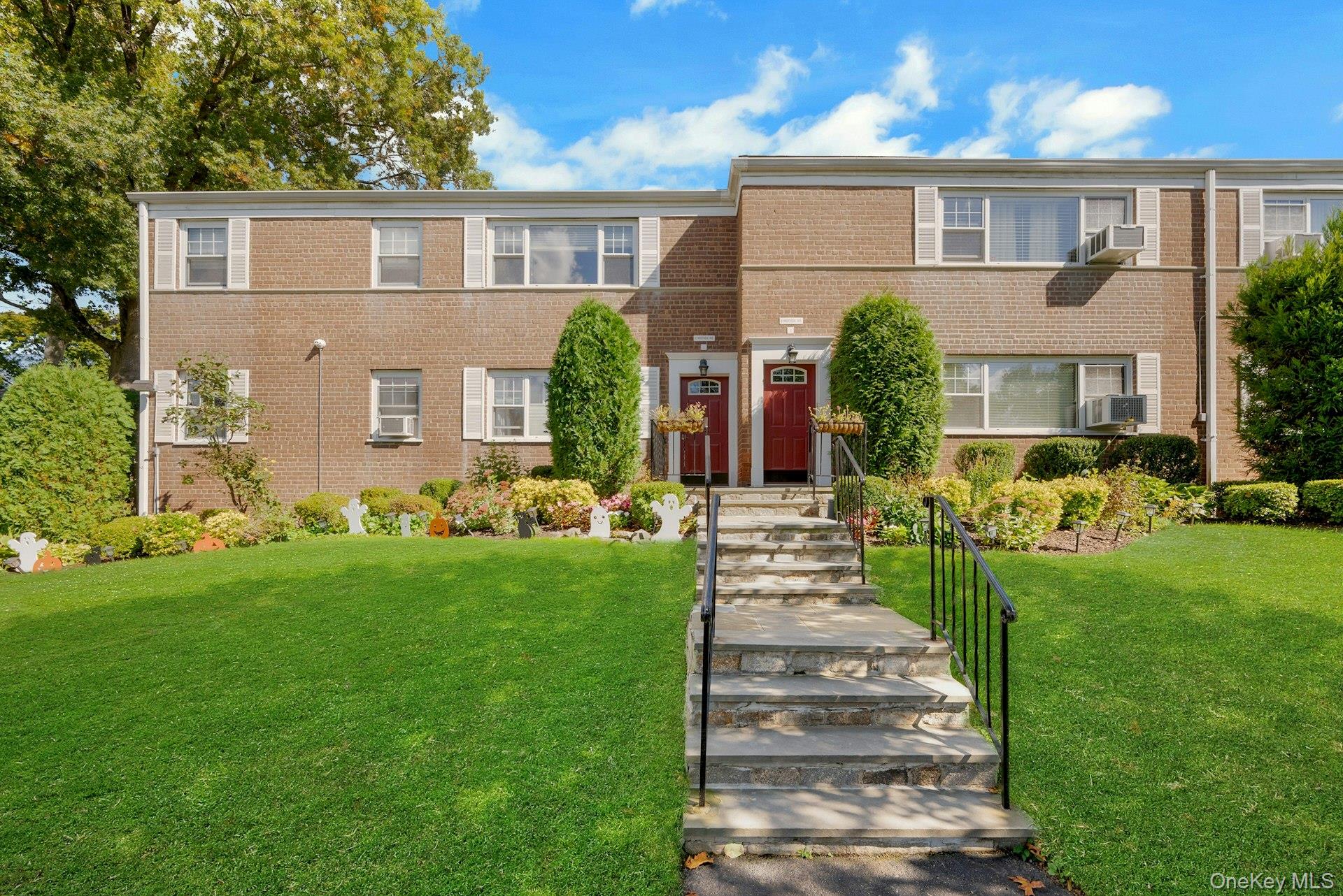 11 Westview Avenue, Unit 1-1 photo 2