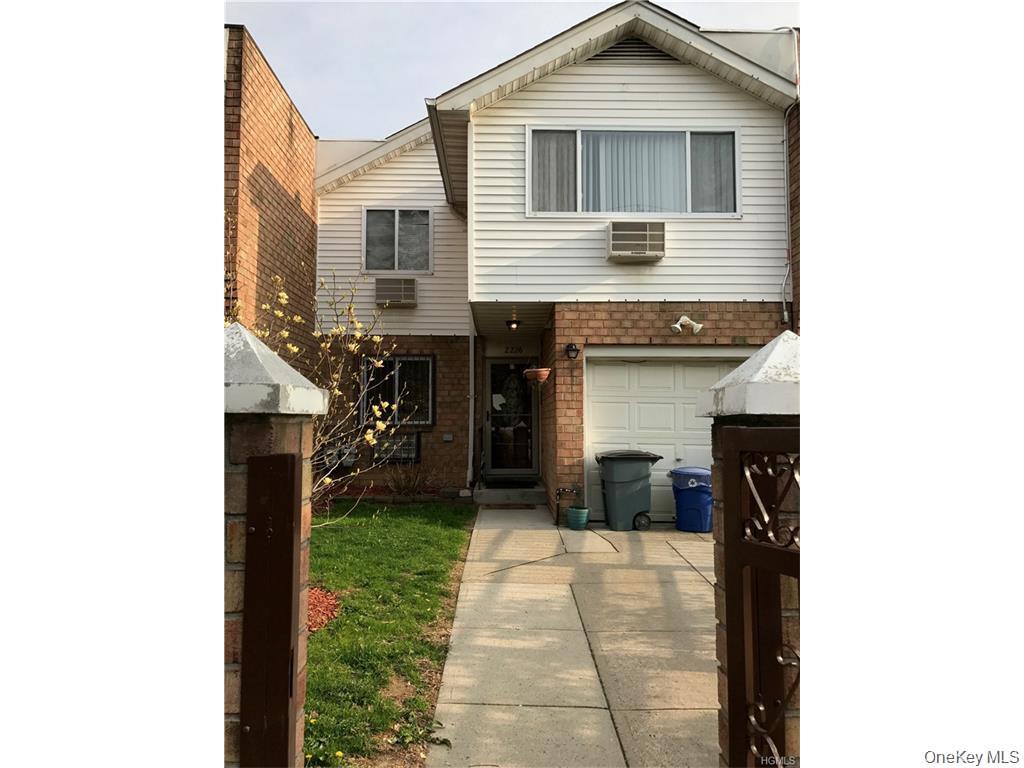 2226 Norton Avenue – For Sale photo 2