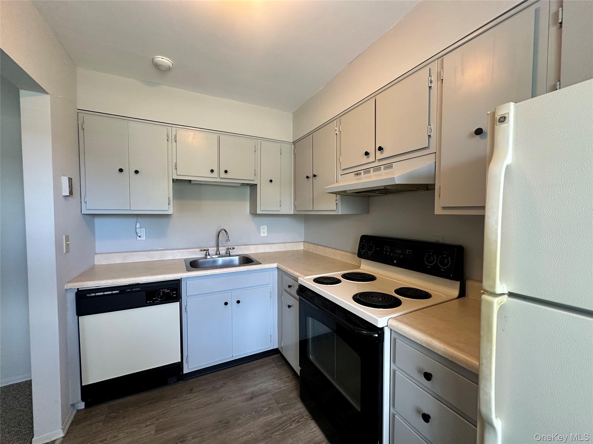 101 Sylvan, Unit 21 photo 3