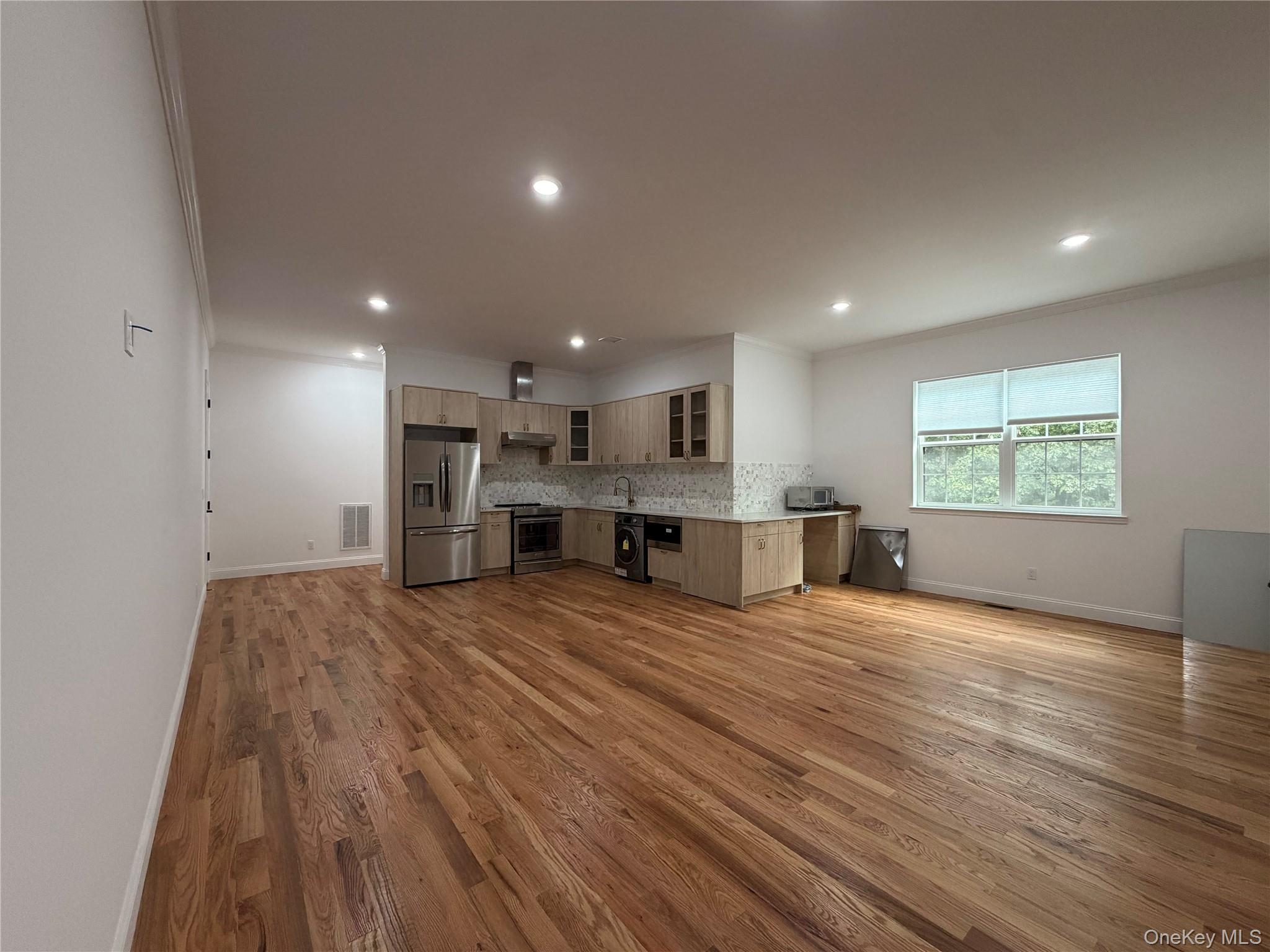 83 Milmay Avenue – For Rent photo 11