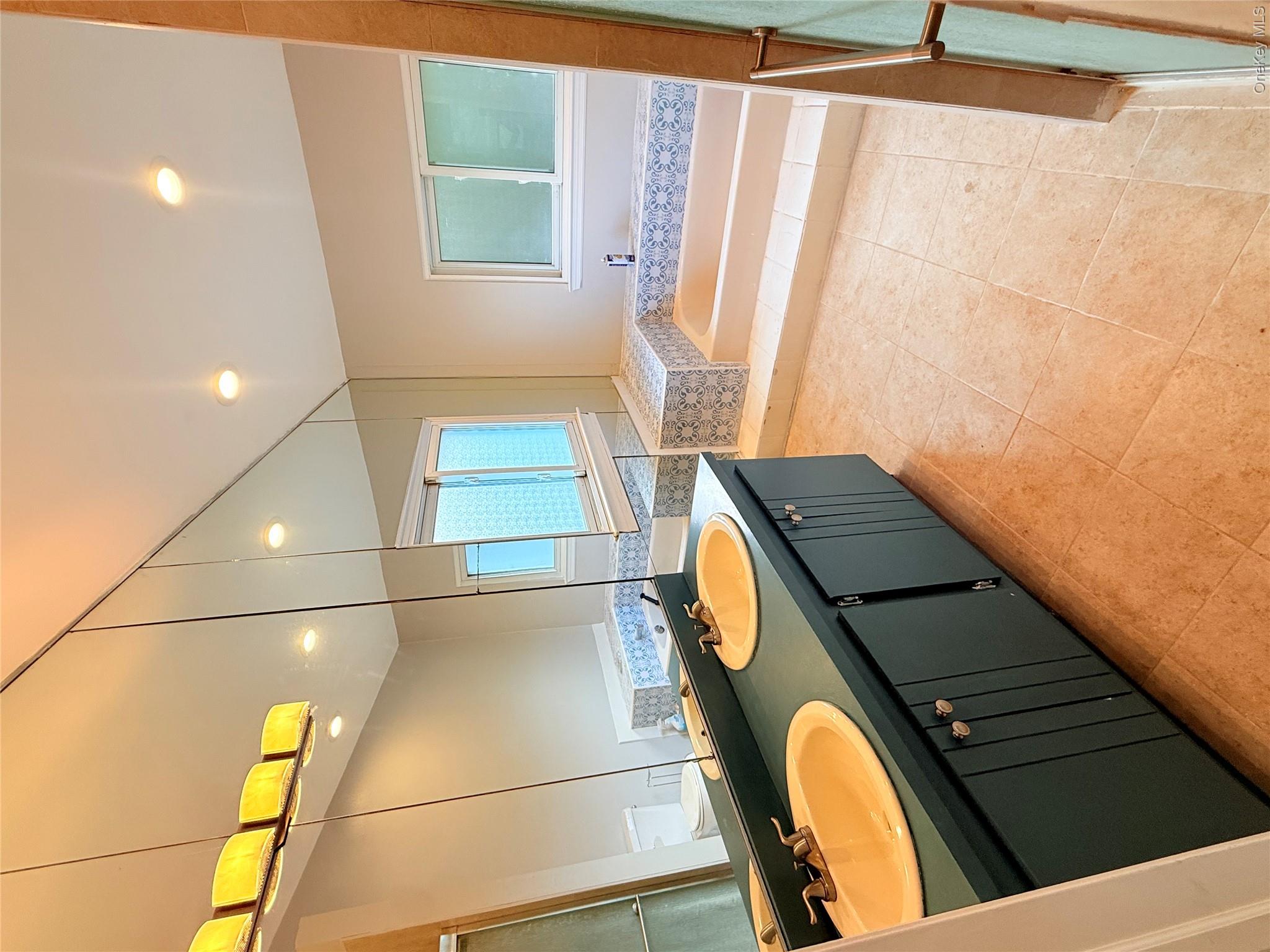 5000 Express Dr S – For Rent photo 10