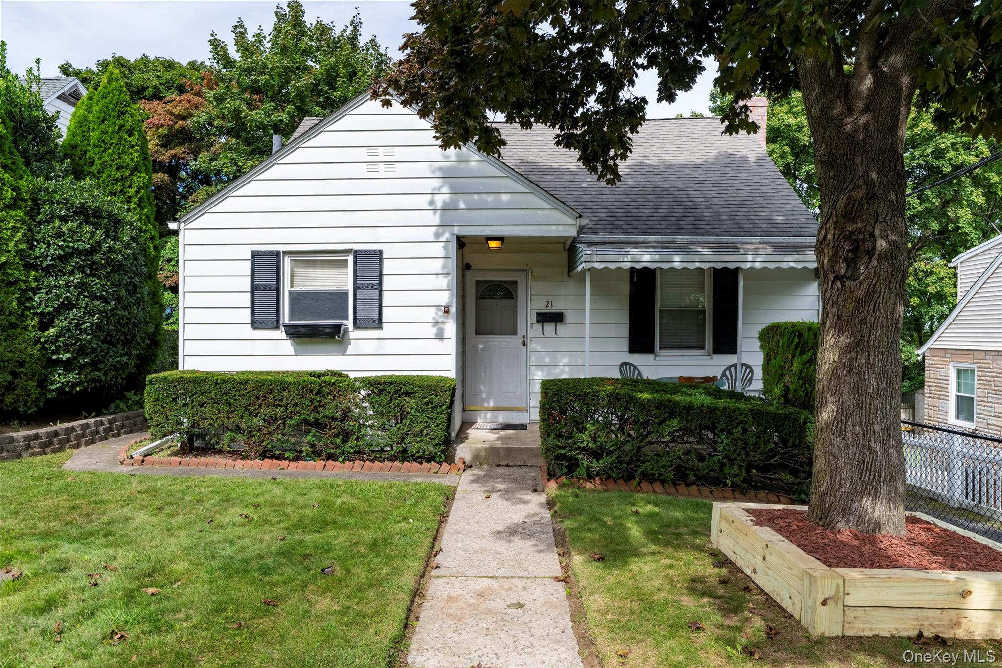 21 Annsville Trail – For Sale