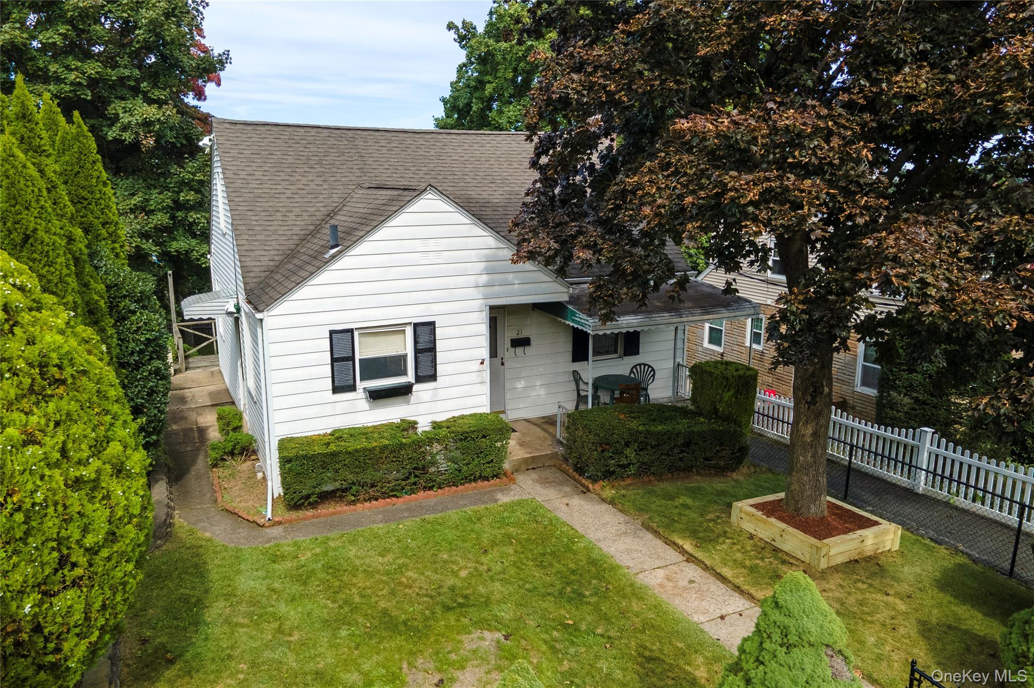 21 Annsville Trail – For Sale photo 32