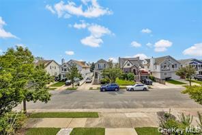 625 E Beech Street, Unit Upper photo 12