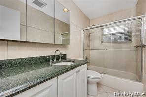 625 E Beech Street, Unit Upper photo 13