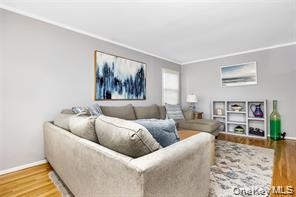 625 E Beech Street, Unit Upper photo 8