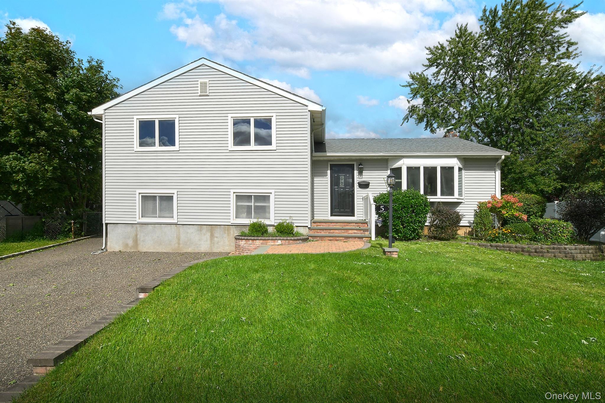 5 Robin Court – For Sale photo 3