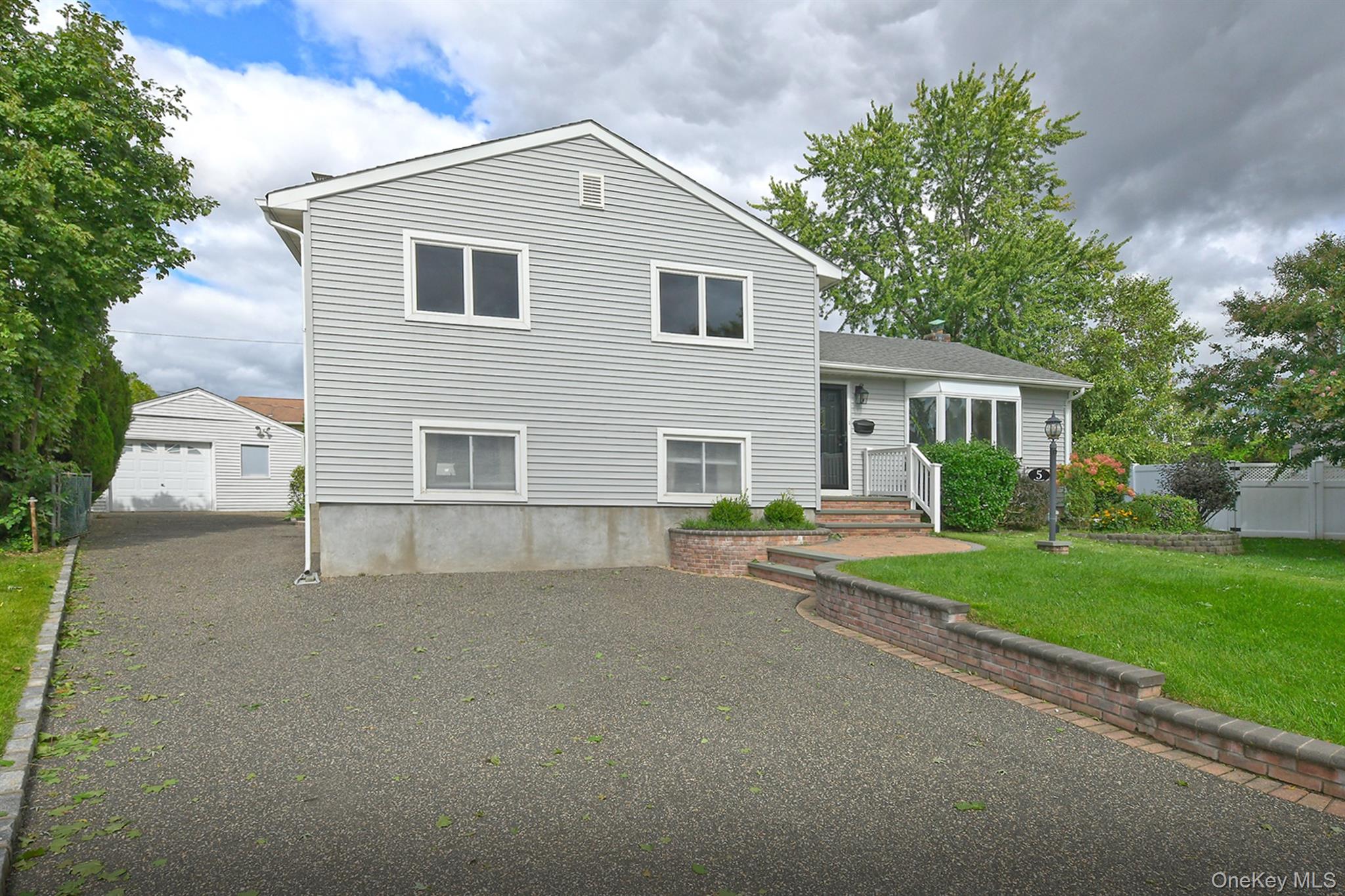 5 Robin Court – For Sale