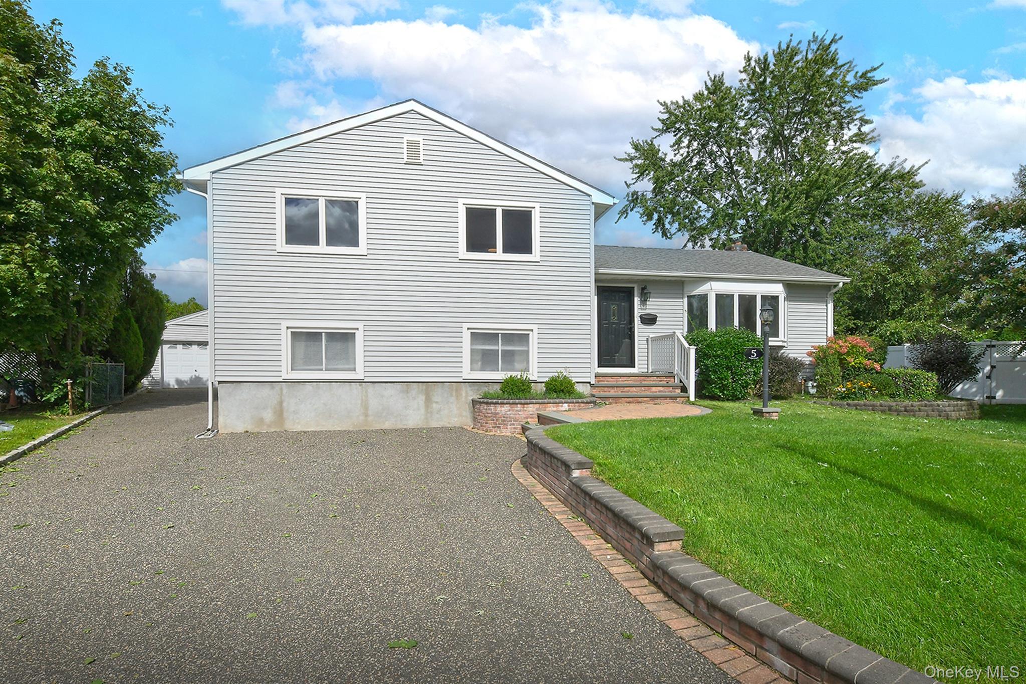 5 Robin Court – For Sale photo 2
