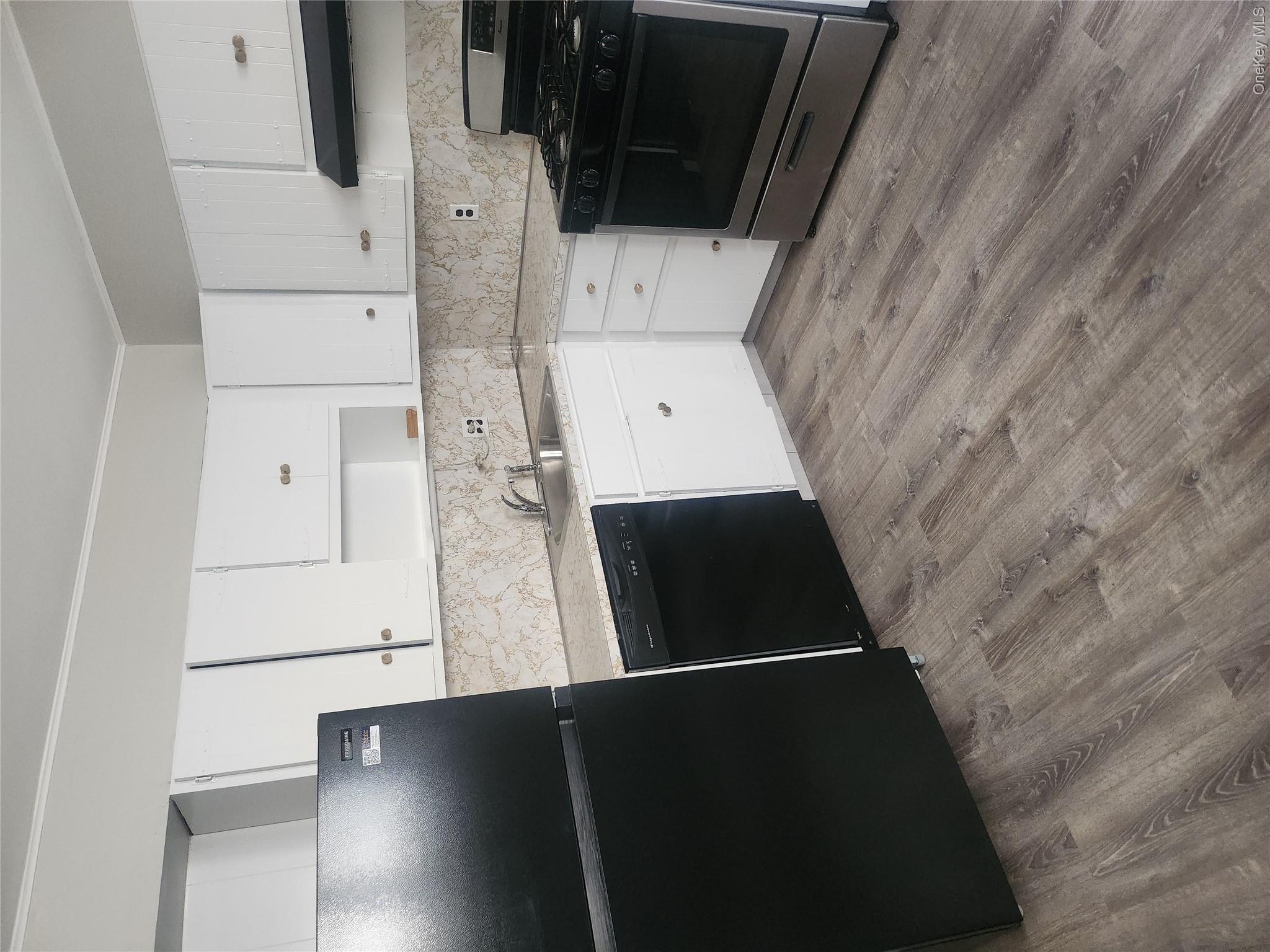 259-30 61st Avenue – For Rent photo 10