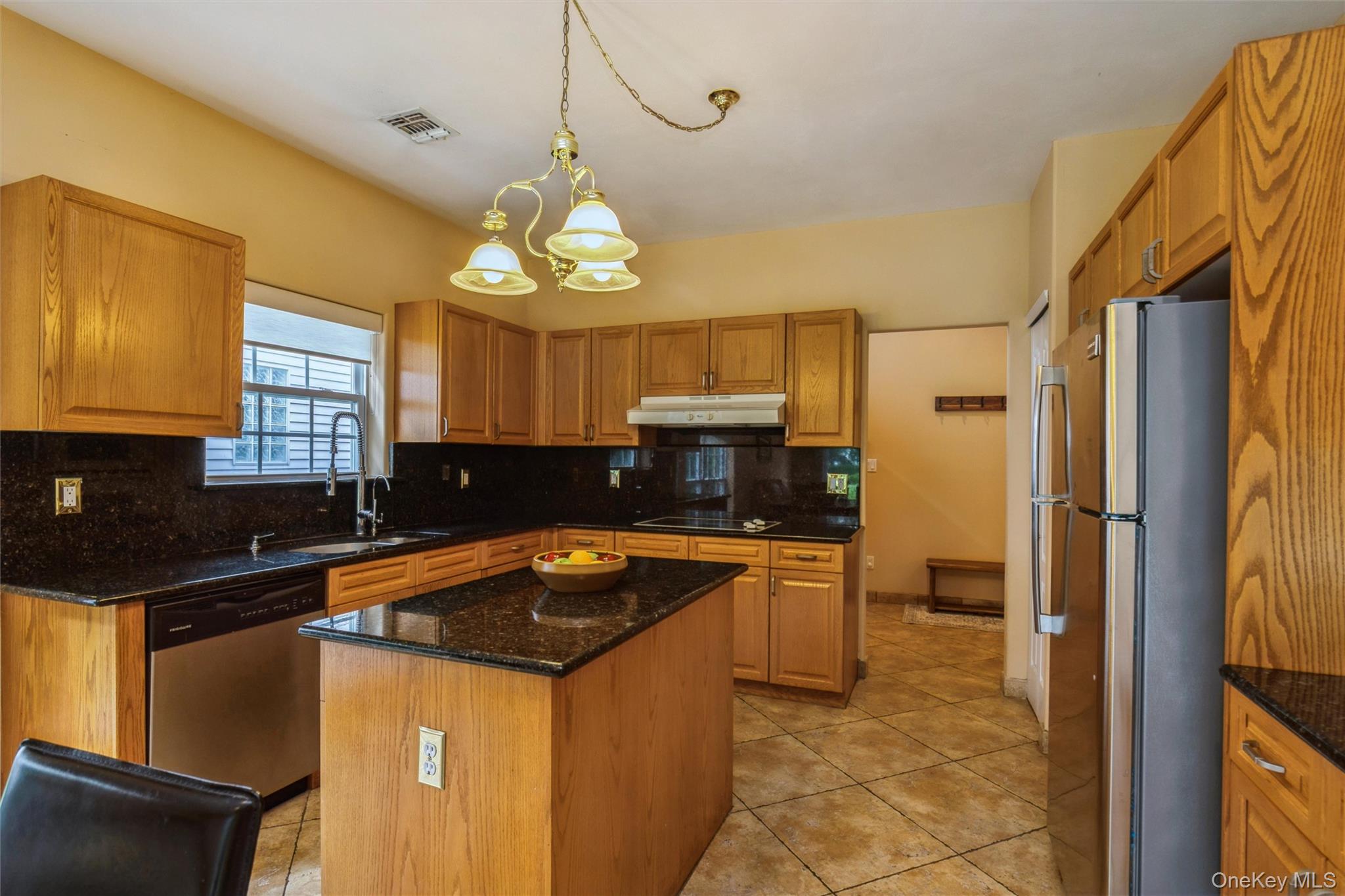 77 Hamlet Drive – For Sale photo 5