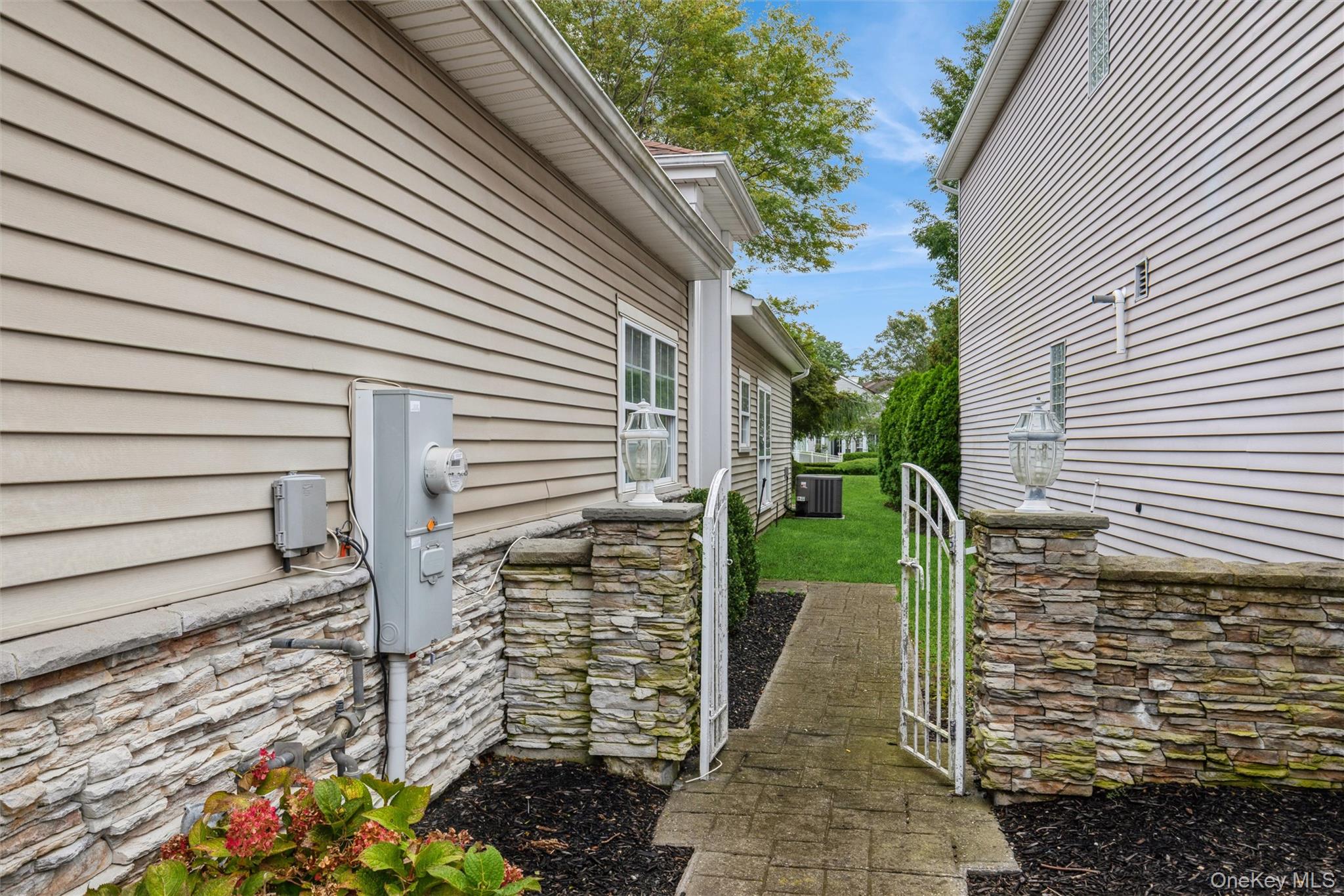 77 Hamlet Drive – For Sale photo 30