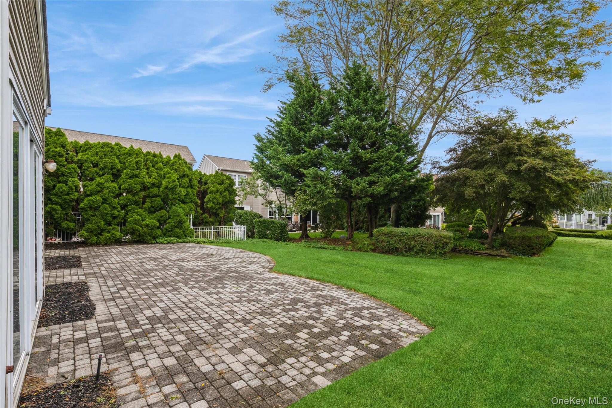 77 Hamlet Drive – For Sale photo 32