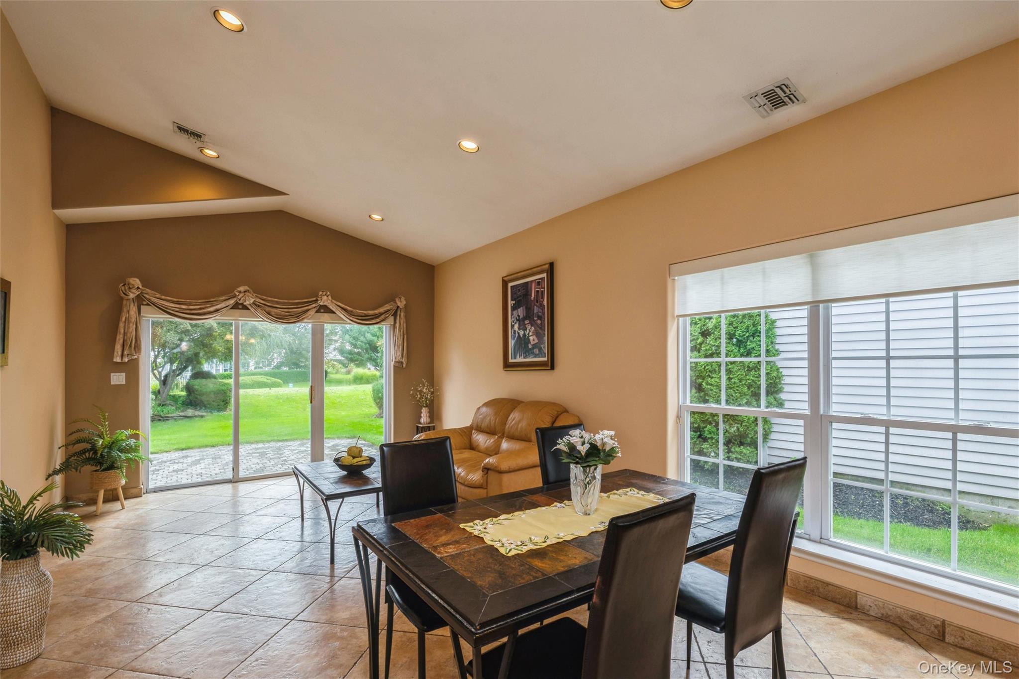 77 Hamlet Drive – For Sale photo 8