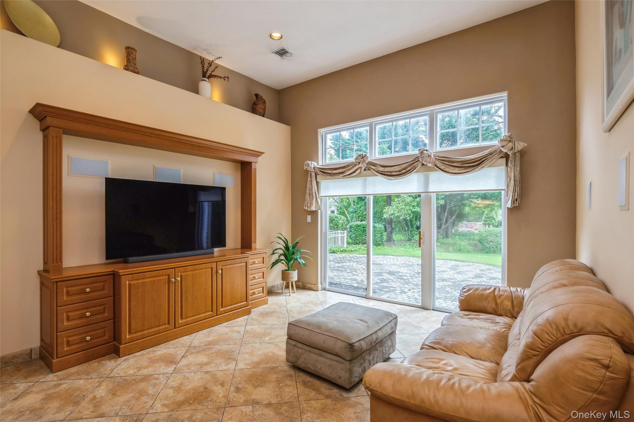 77 Hamlet Drive – For Sale photo 14