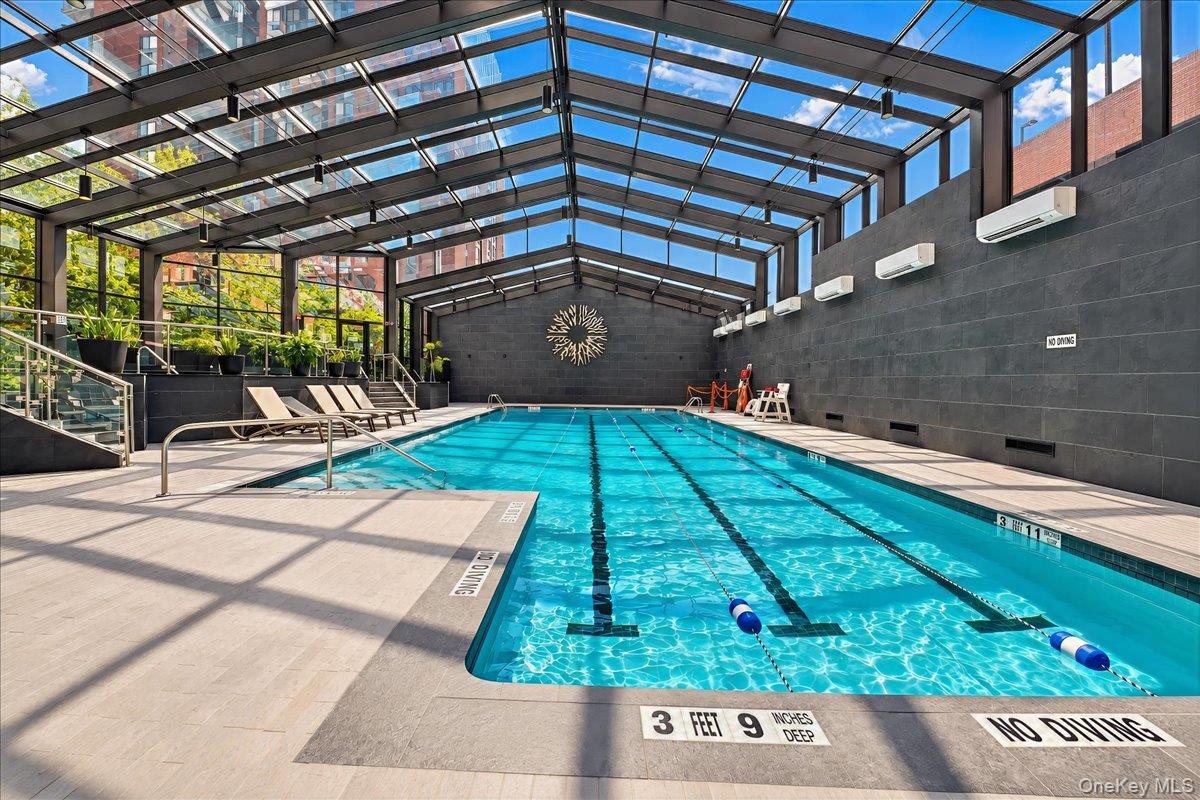 4 Martine Avenue, Unit 1507 photo 11