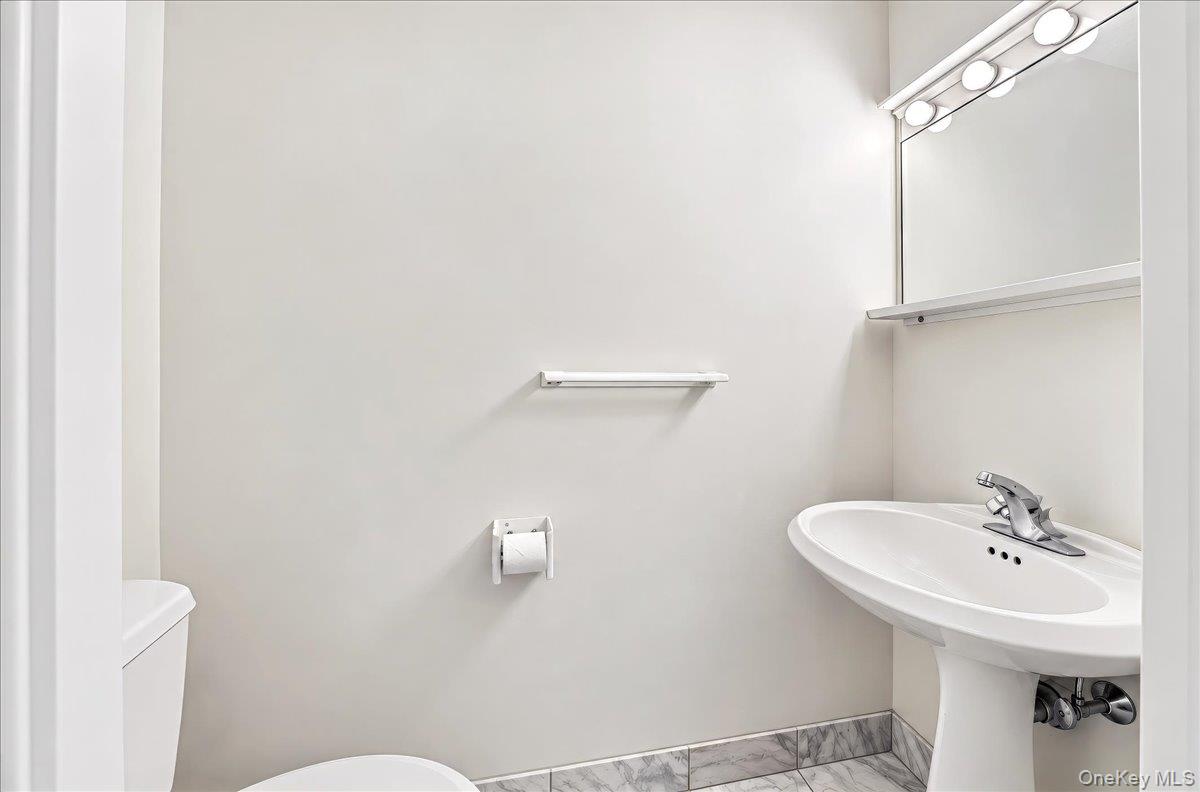 4 Martine Avenue, Unit 1507 photo 8