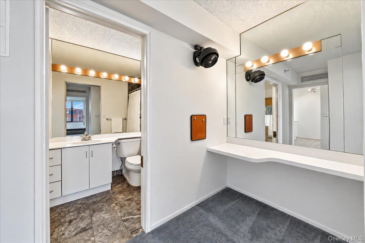 4 Martine Avenue, Unit 1507 photo 7