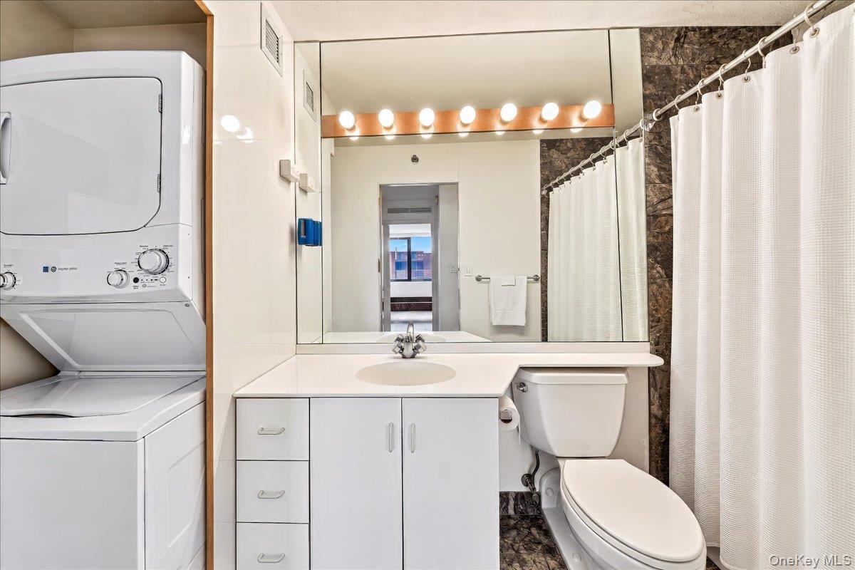 4 Martine Avenue, Unit 1507 photo 4