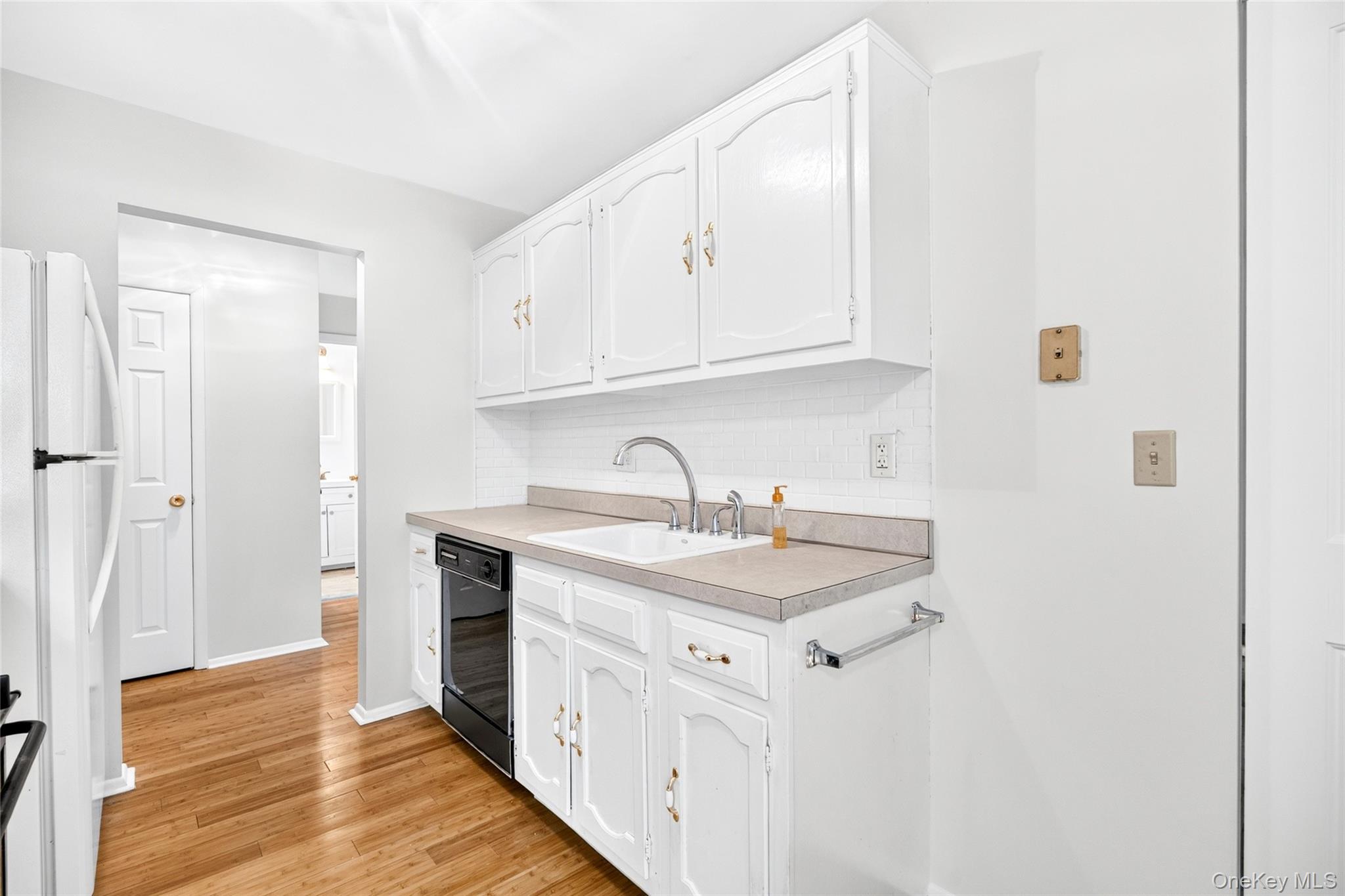 284 Parkside Drive – For Sale photo 8