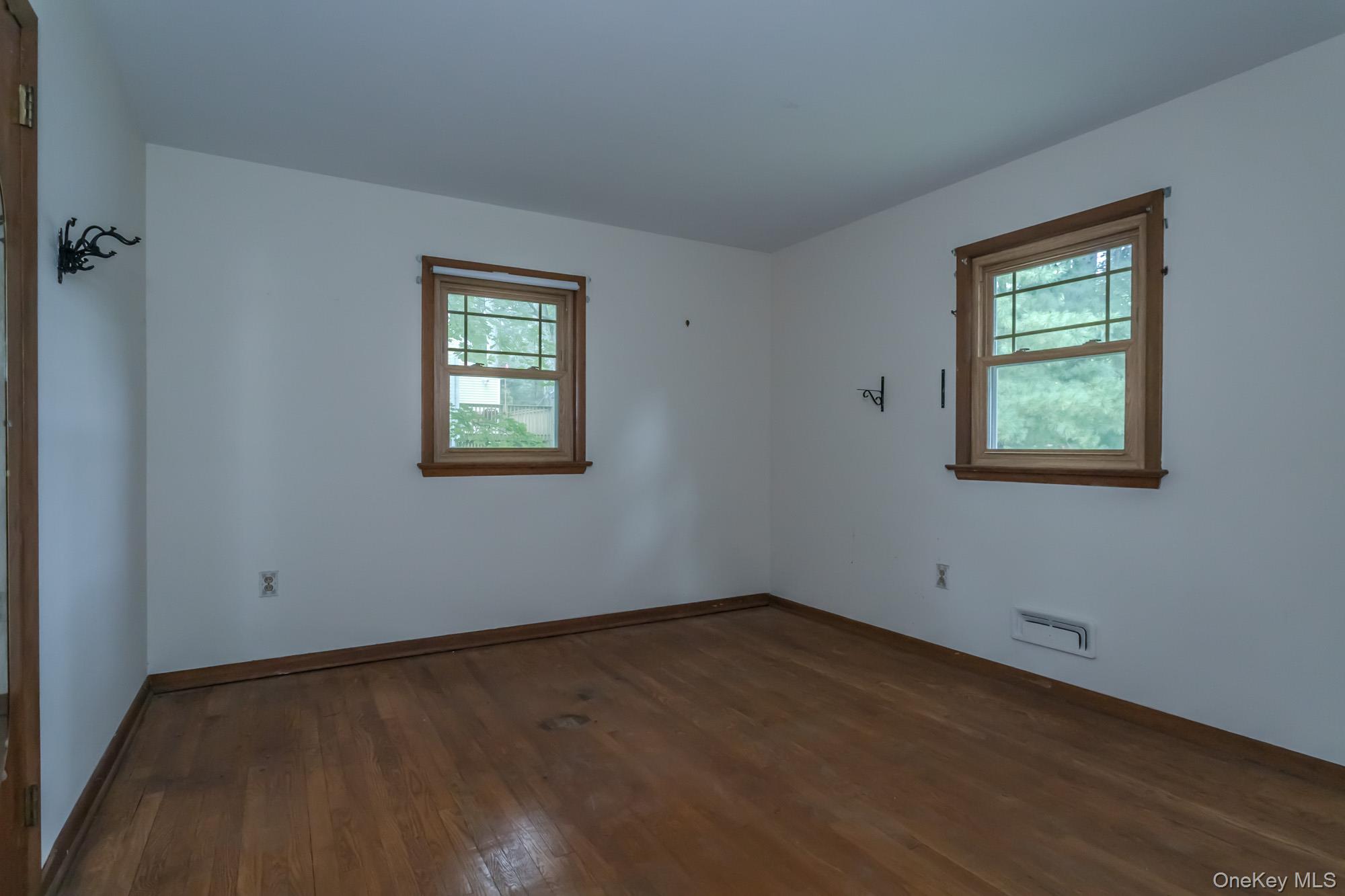 8 Crescent Avenue – For Sale photo 11