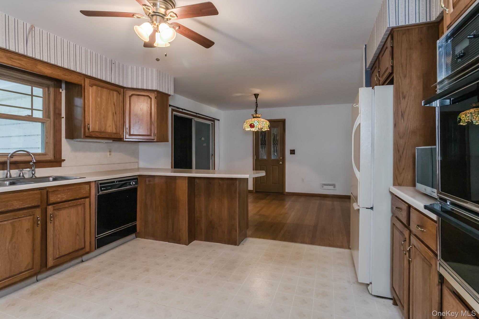 8 Crescent Avenue – For Sale photo 6