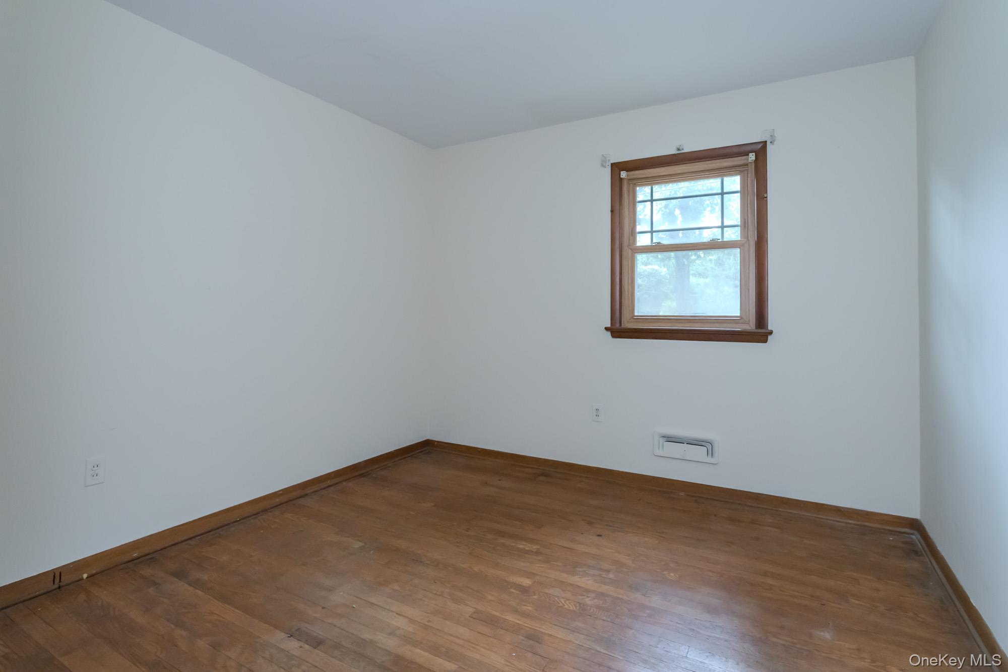 8 Crescent Avenue – For Sale photo 13