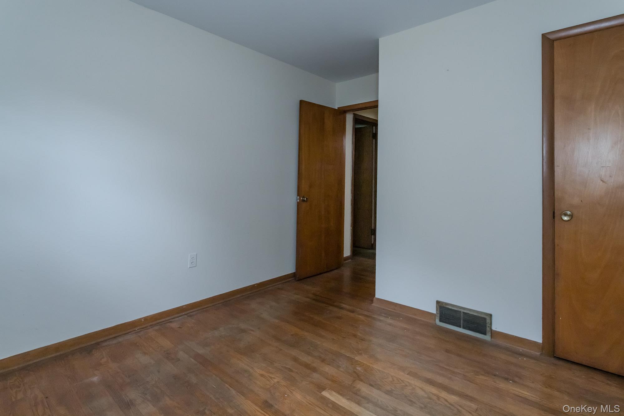 8 Crescent Avenue – For Sale photo 14