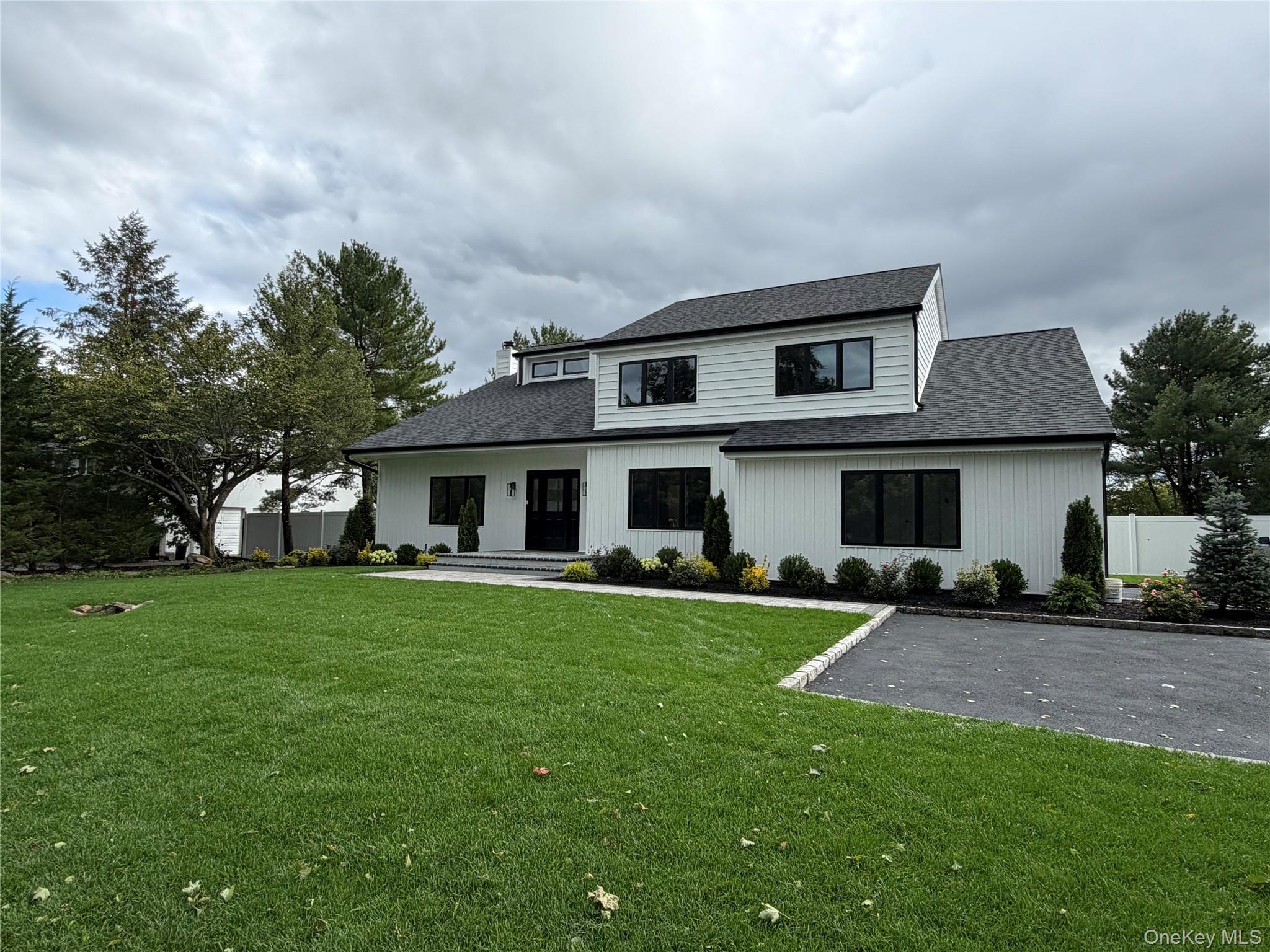 230 Willis Avenue – For Sale photo 2