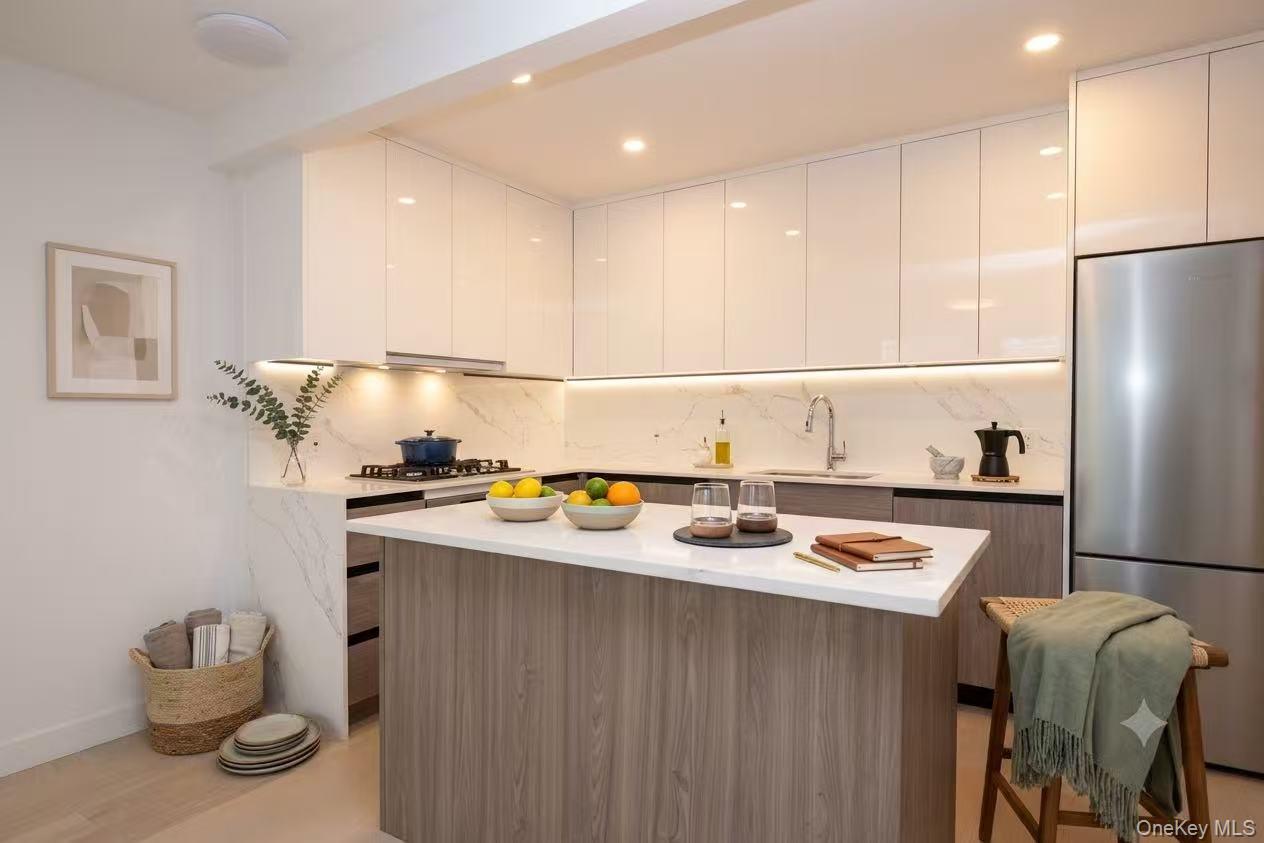 14449 S Northern Boulevard, Unit 412 photo 4